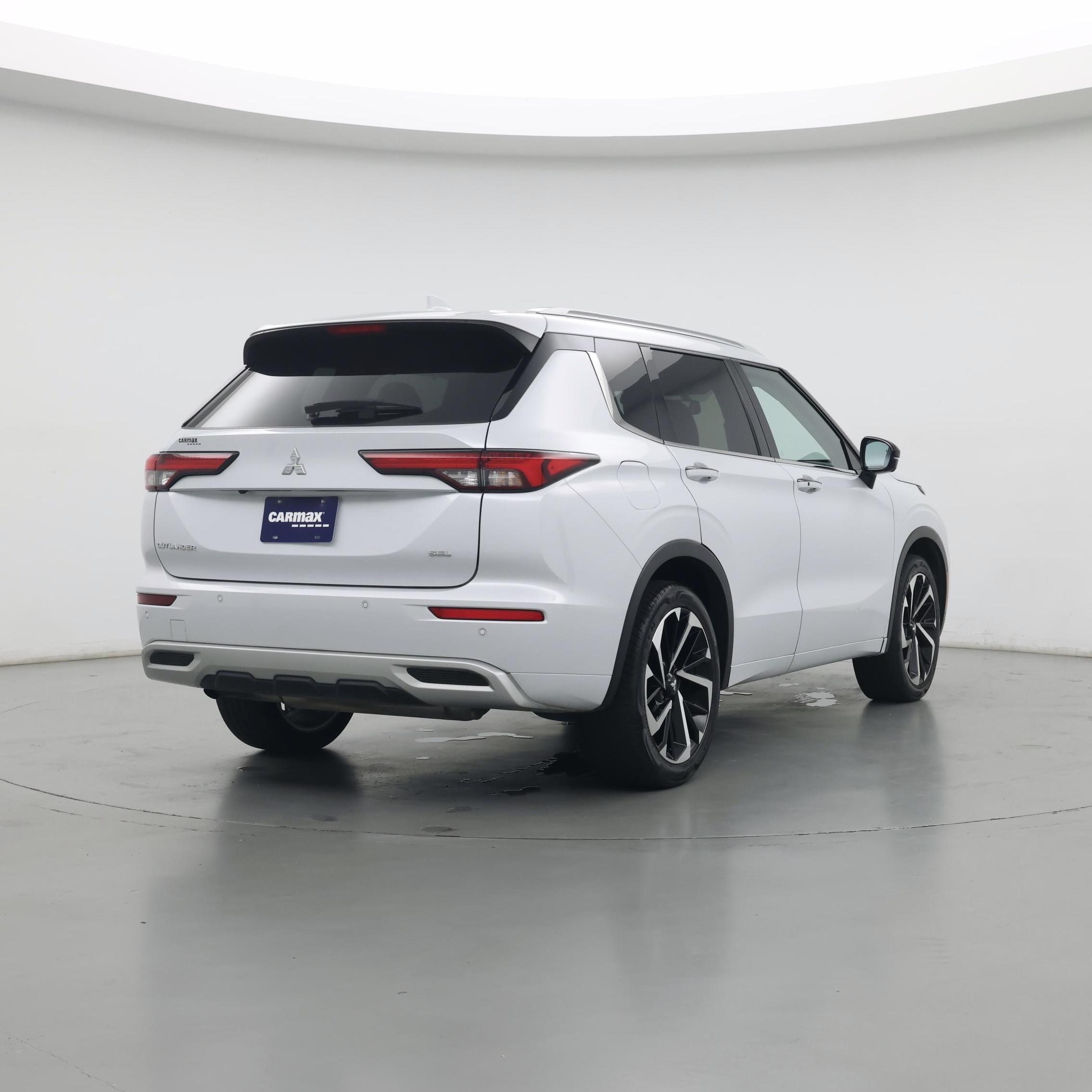 Thumbnail: 2024 Mitsubishi Outlander - 8