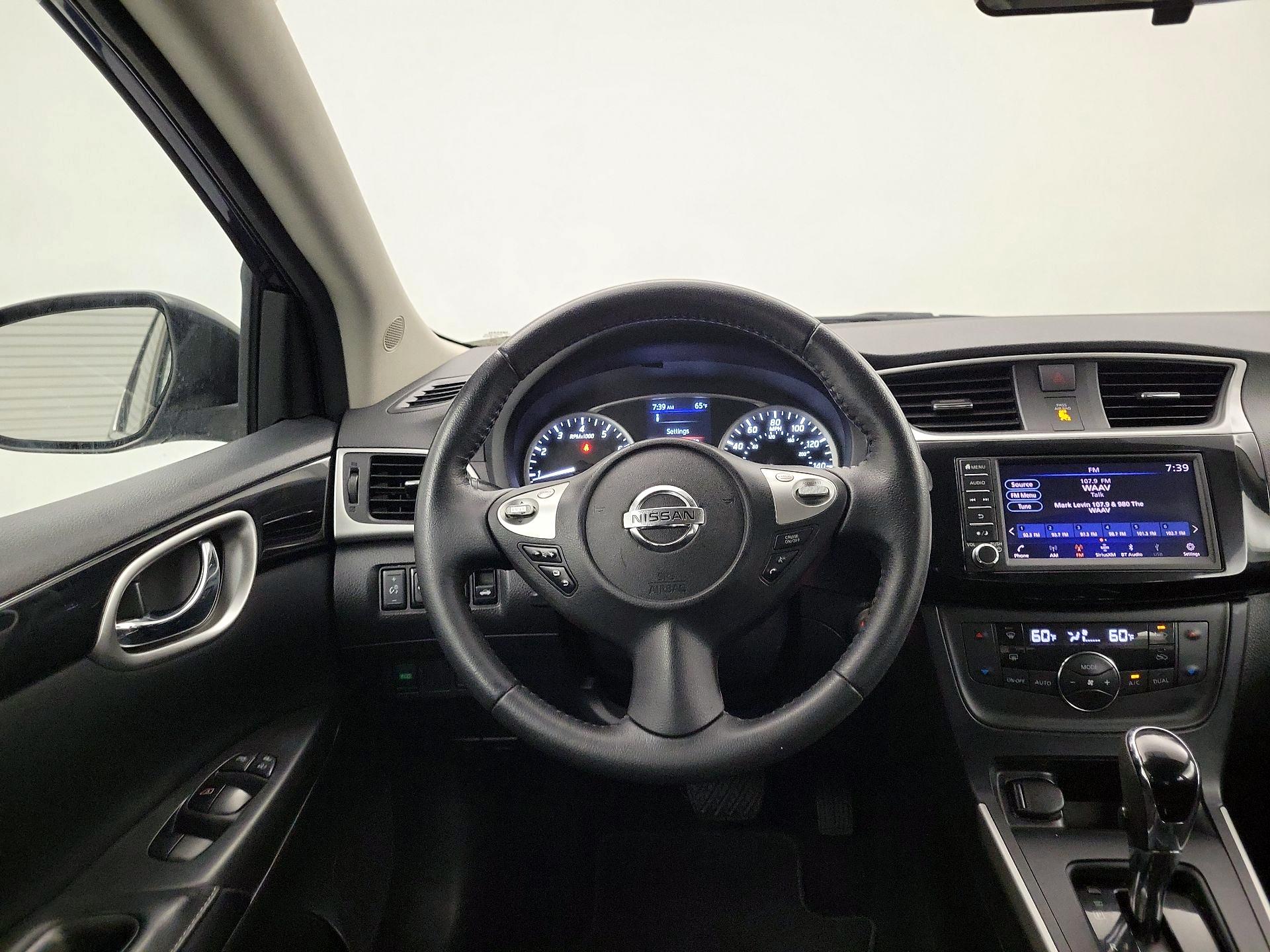 Thumbnail: 2019 Nissan Sentra - 10