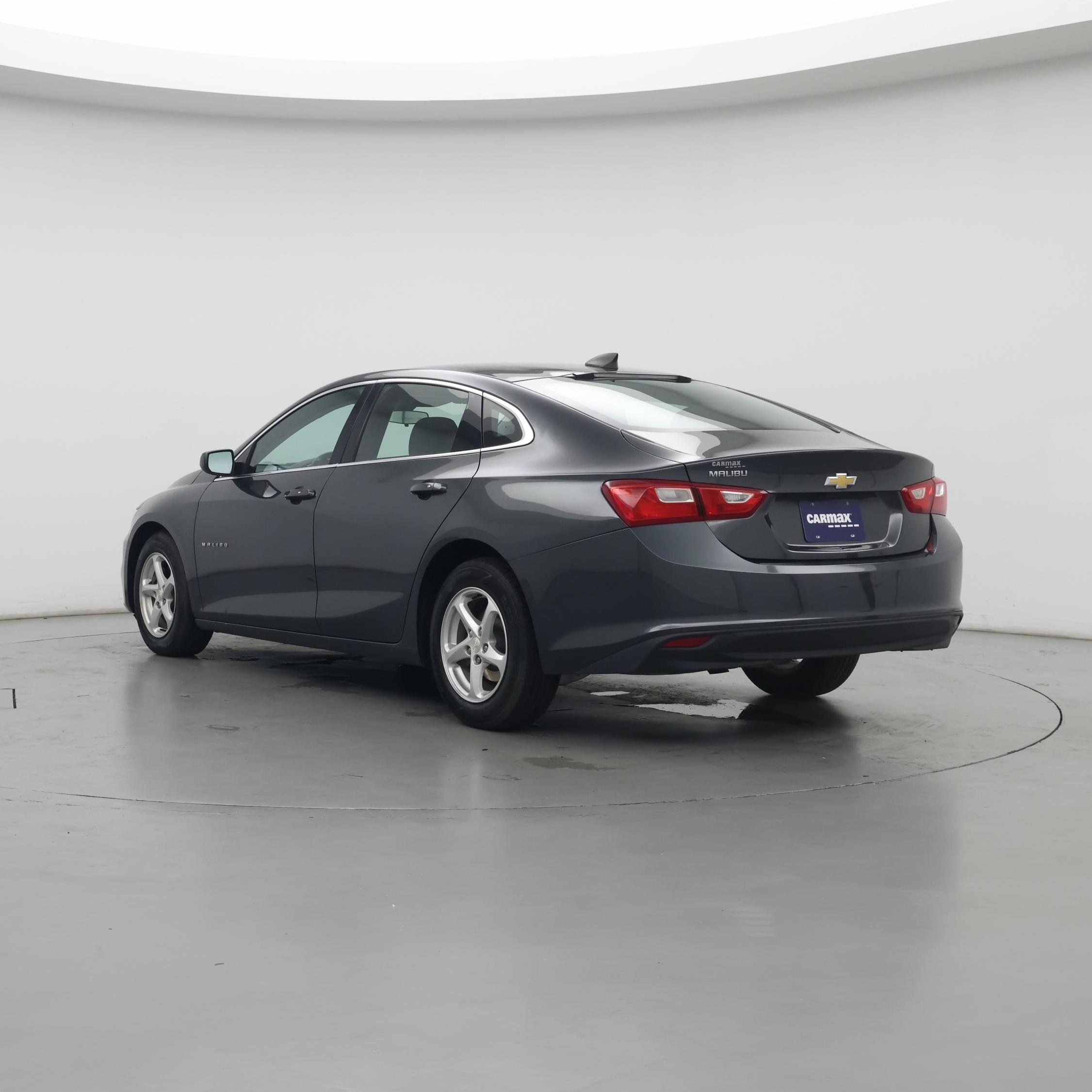 Thumbnail: 2018 Chevrolet Malibu - 2