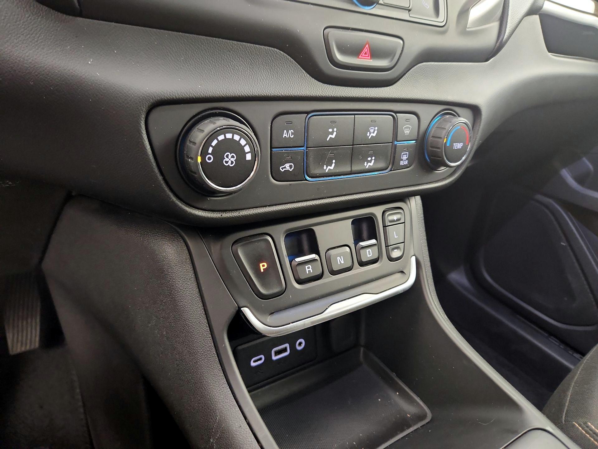 Thumbnail: 2019 GMC Terrain - 17