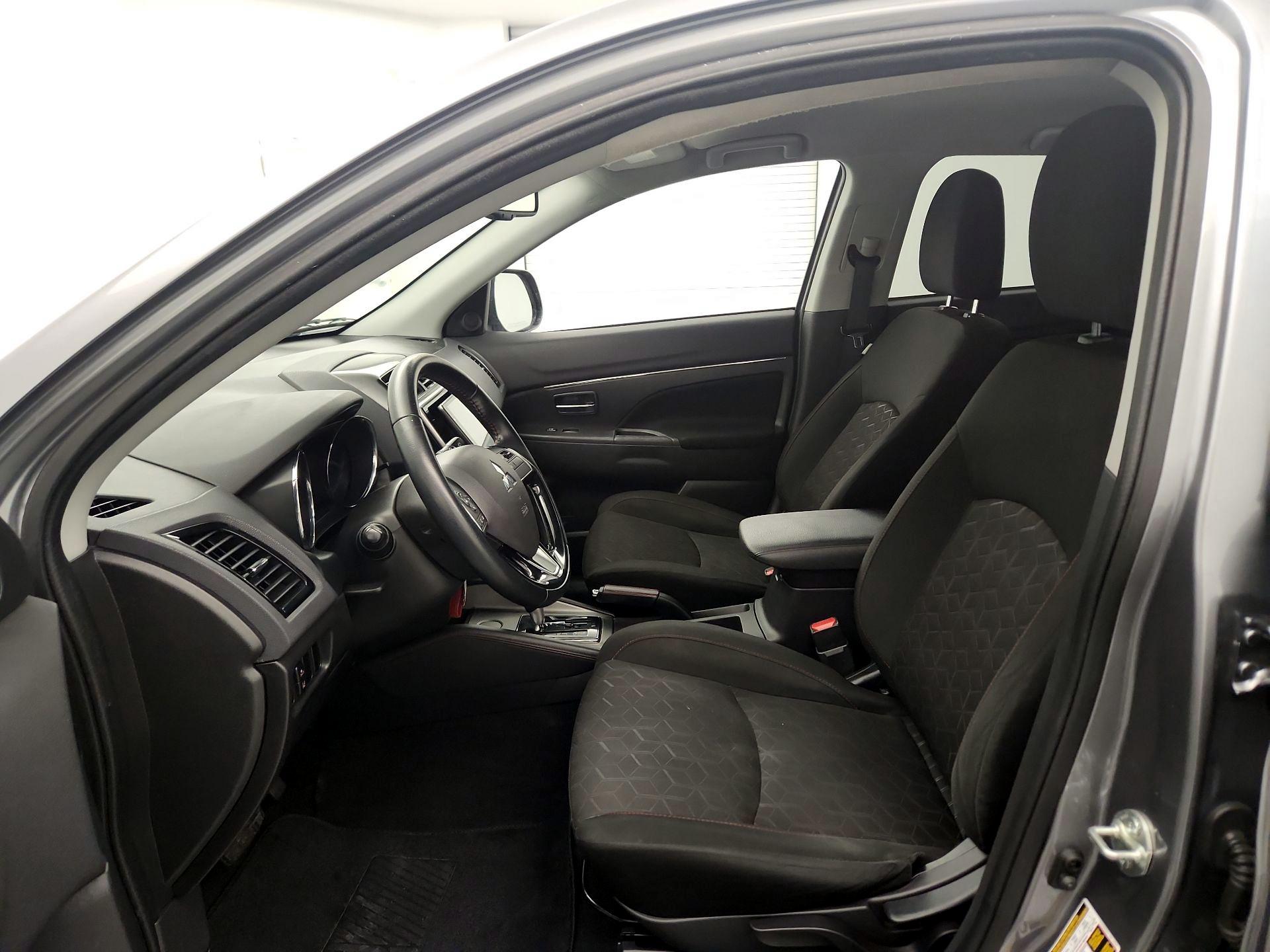 Thumbnail: 2021 Mitsubishi Outlander Sport - 11