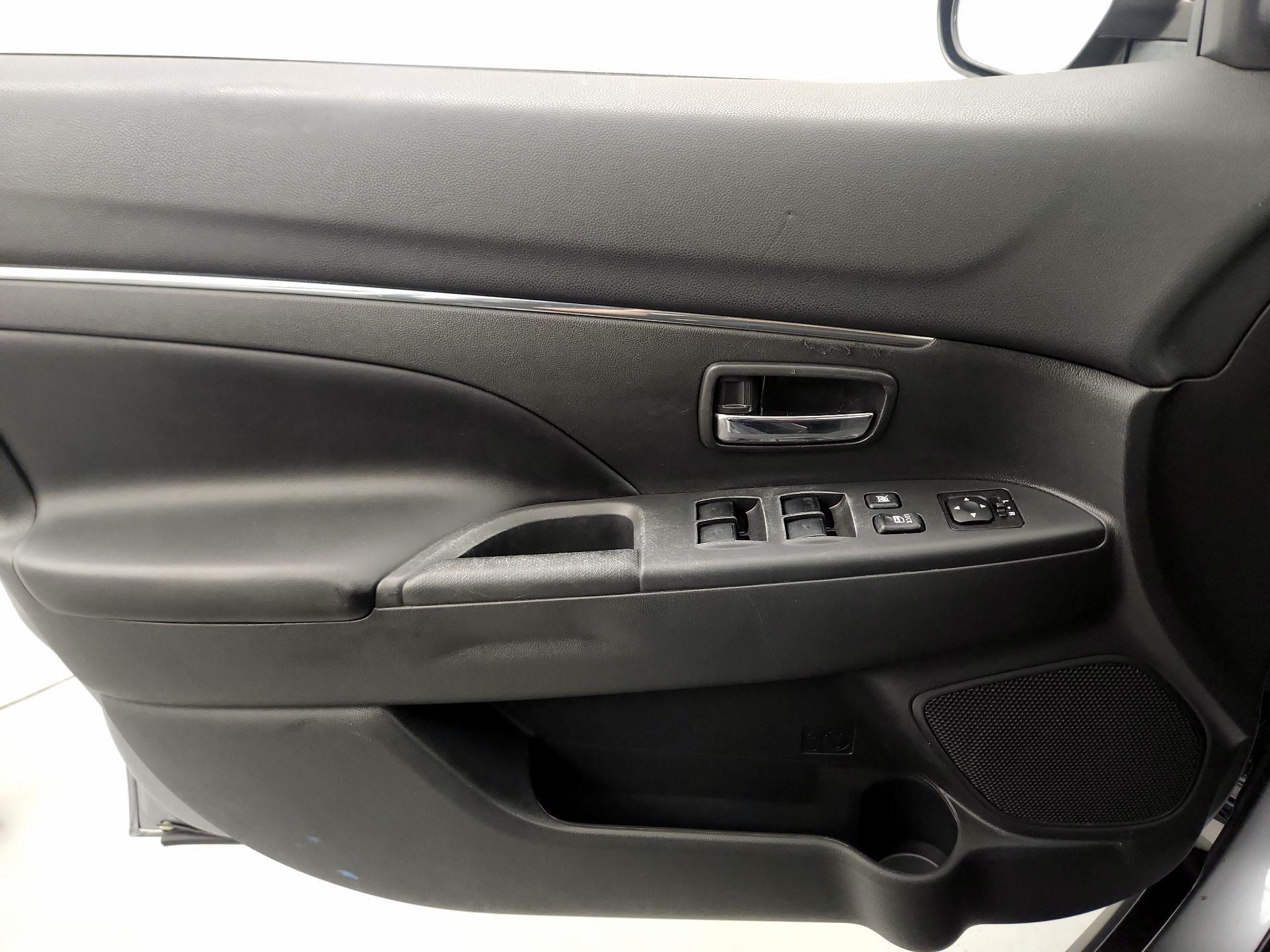 Thumbnail: 2021 Mitsubishi Outlander Sport - 12