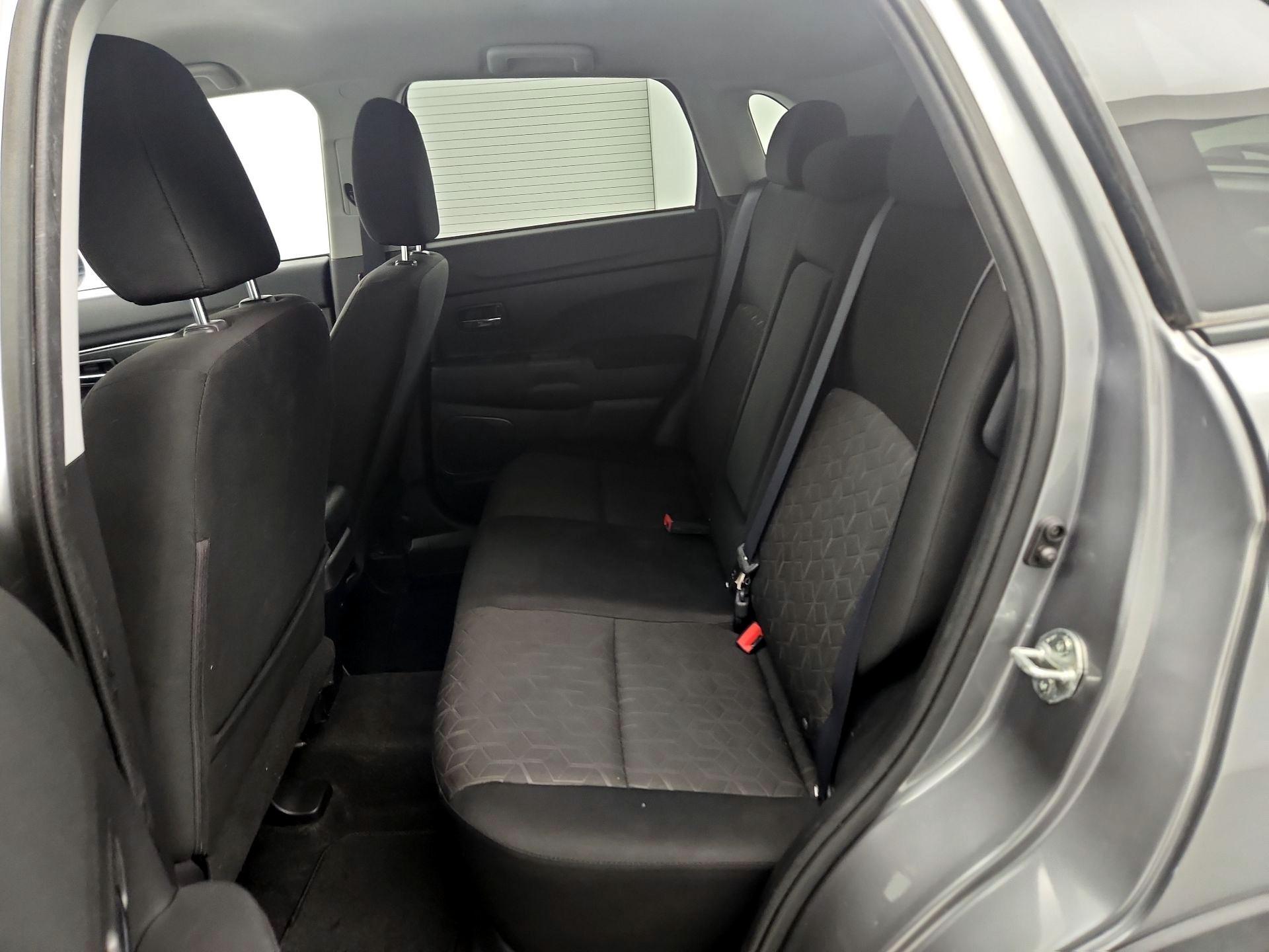 Thumbnail: 2021 Mitsubishi Outlander Sport - 19