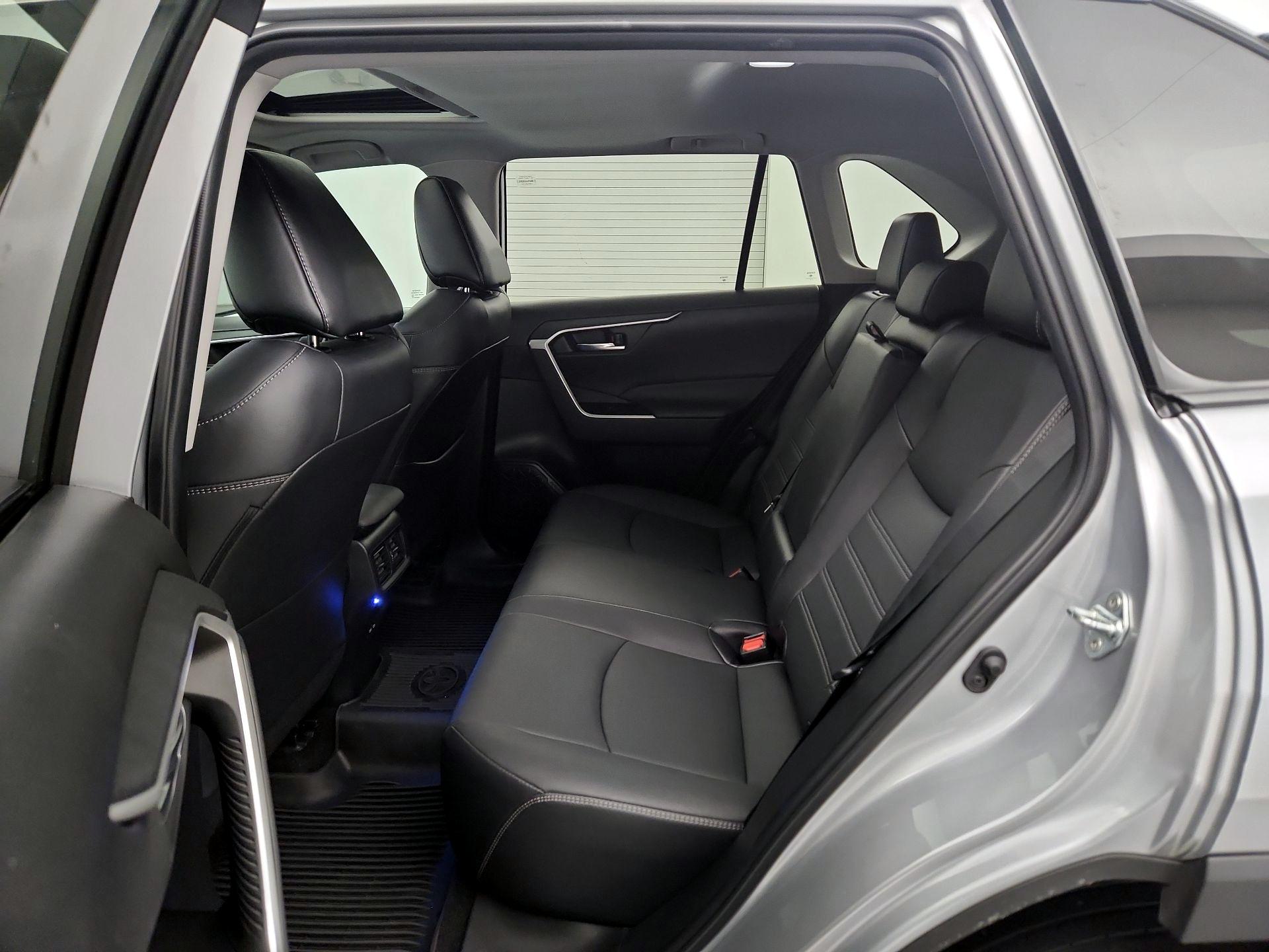 Thumbnail: 2022 Toyota RAV4 - 20