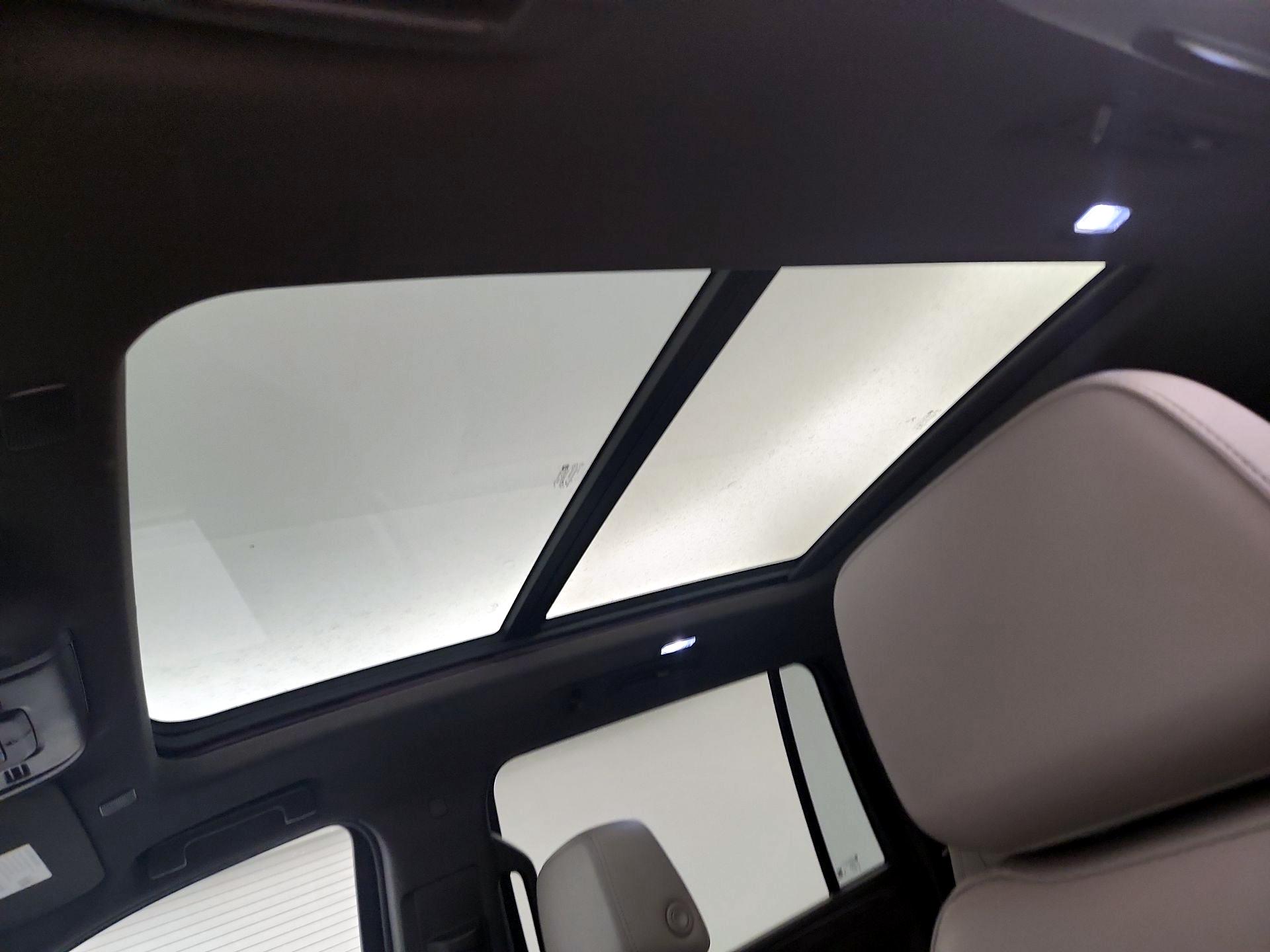 Thumbnail: 2022 Chevrolet Suburban - 19