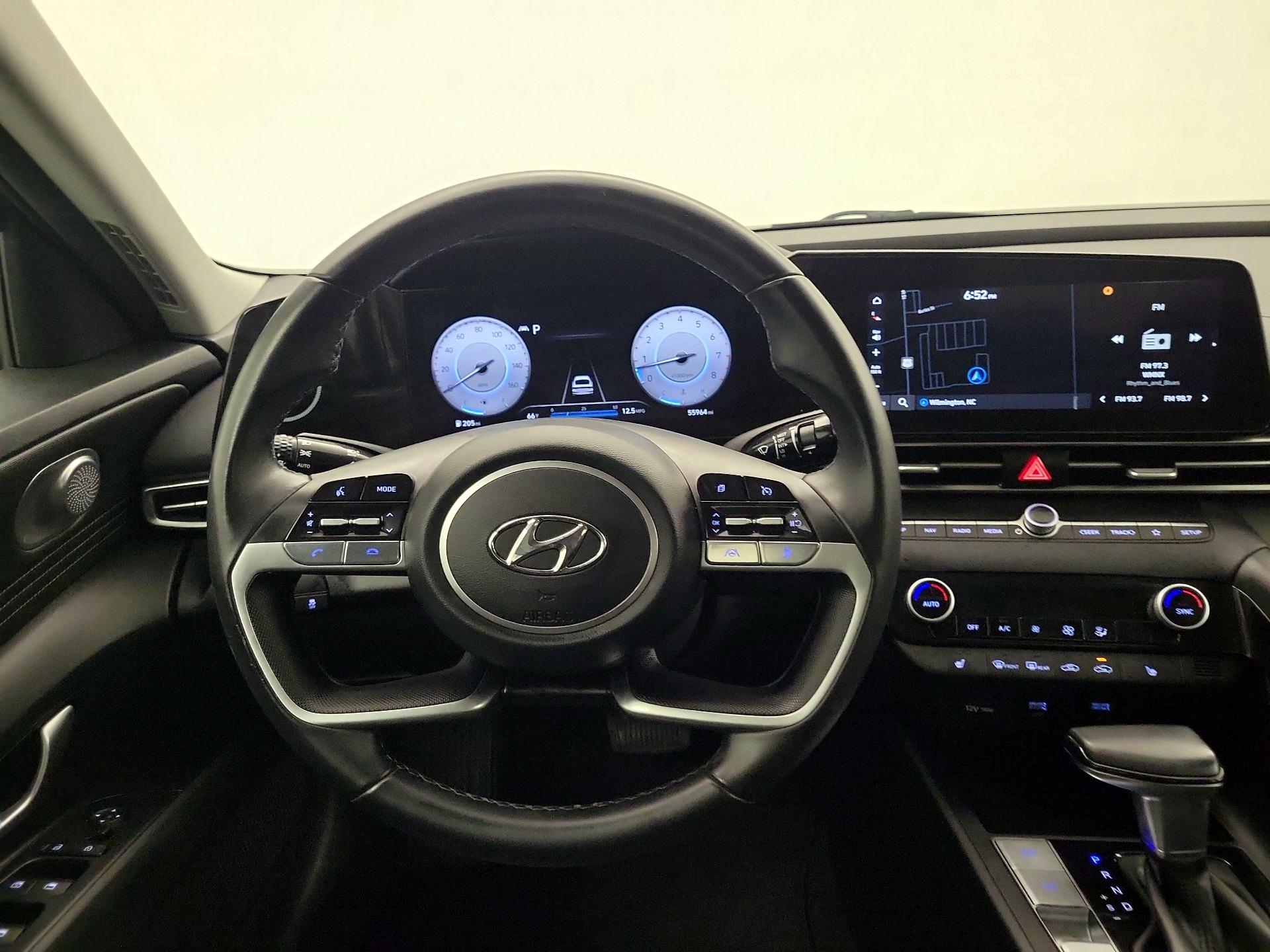 Thumbnail: 2023 Hyundai Elantra - 10
