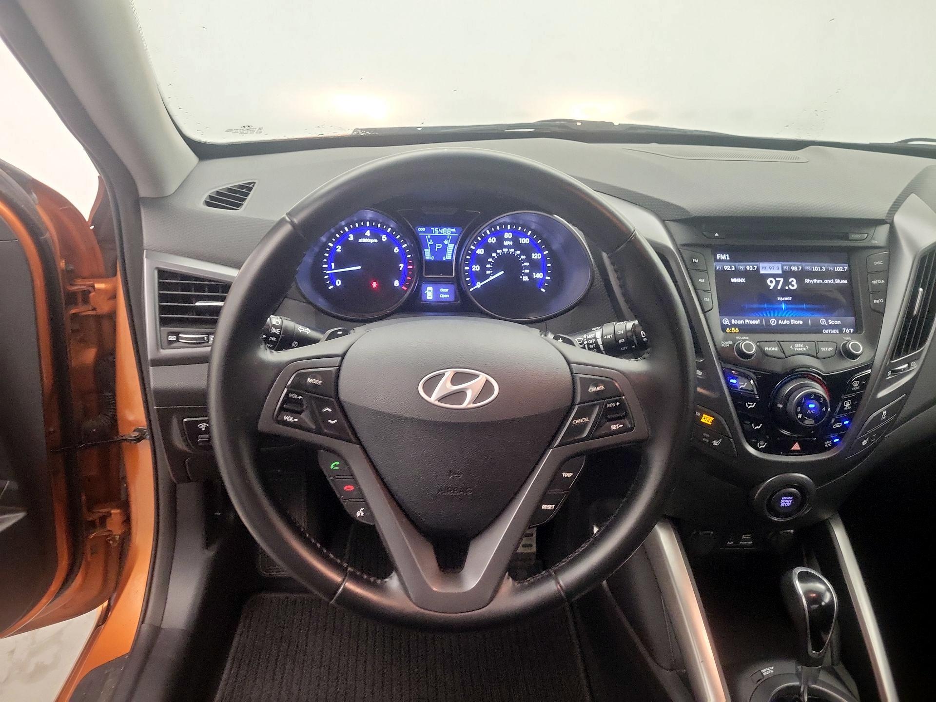 Thumbnail: 2015 Hyundai Veloster - 10