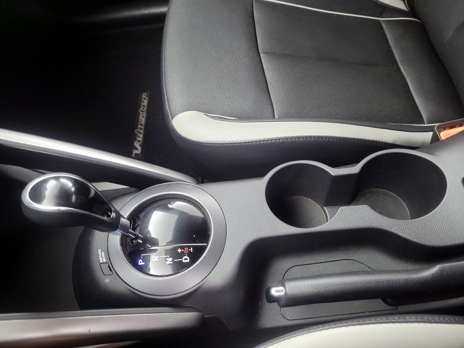 Thumbnail: 2015 Hyundai Veloster - 17