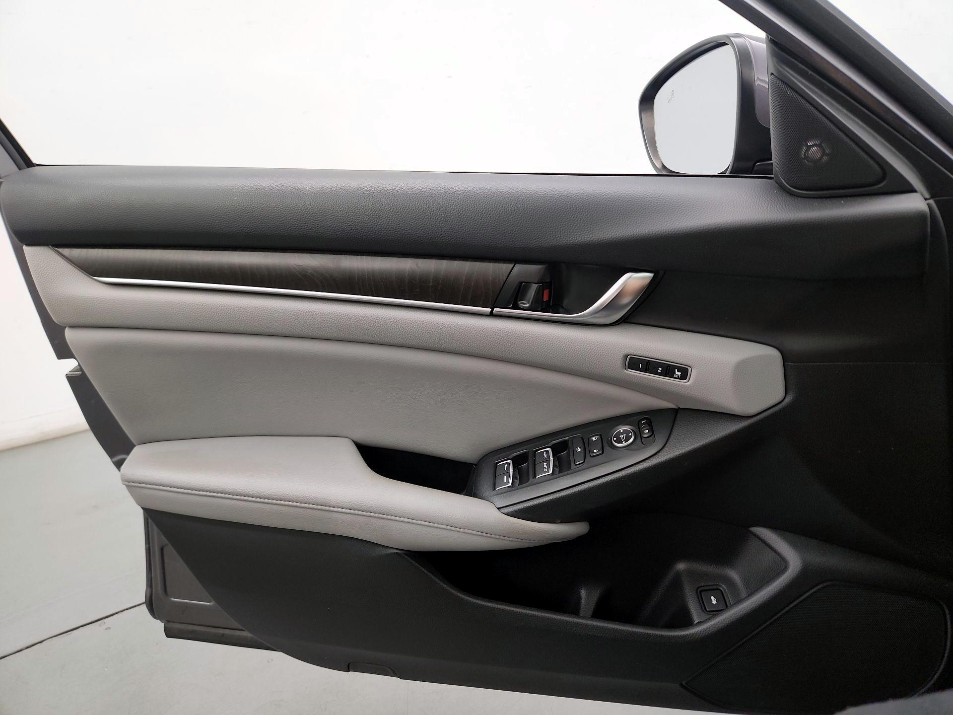 Thumbnail: 2018 Honda Accord - 12