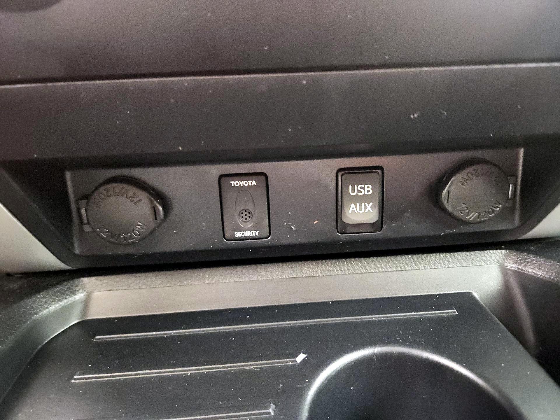 Thumbnail: 2019 Toyota Tundra - 18