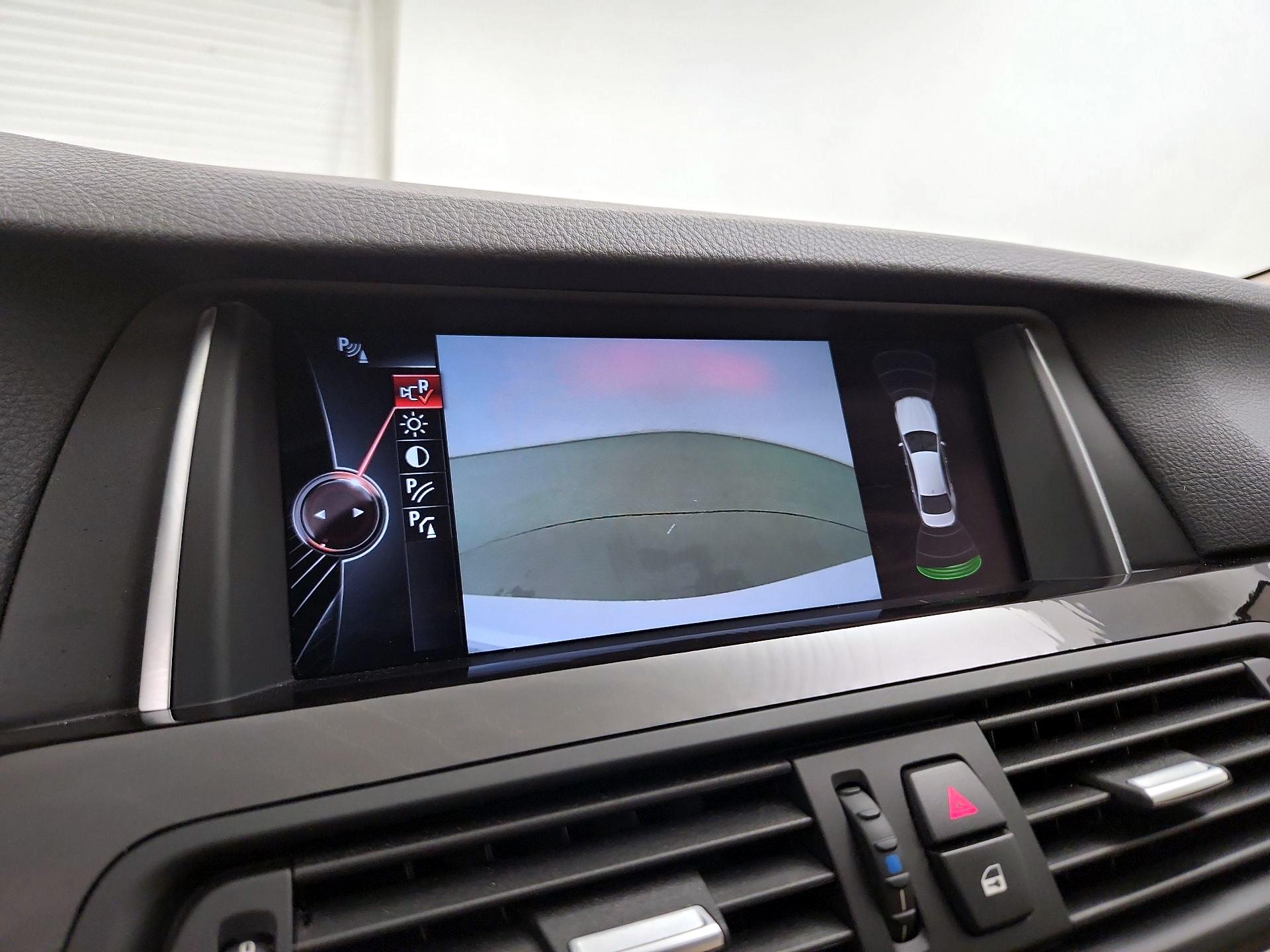 Thumbnail: 2016 BMW 5 Series - 15
