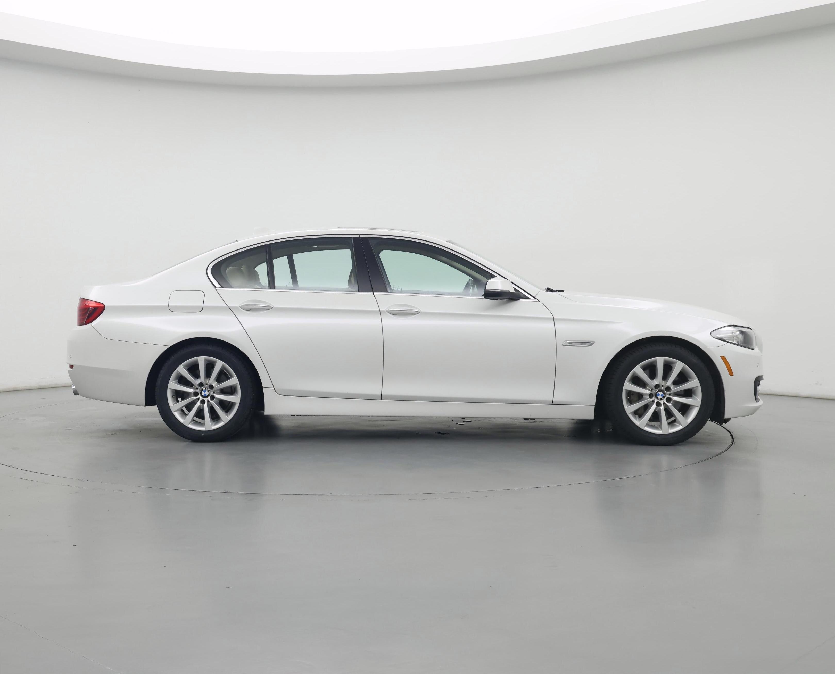 Thumbnail: 2016 BMW 5 Series - 7