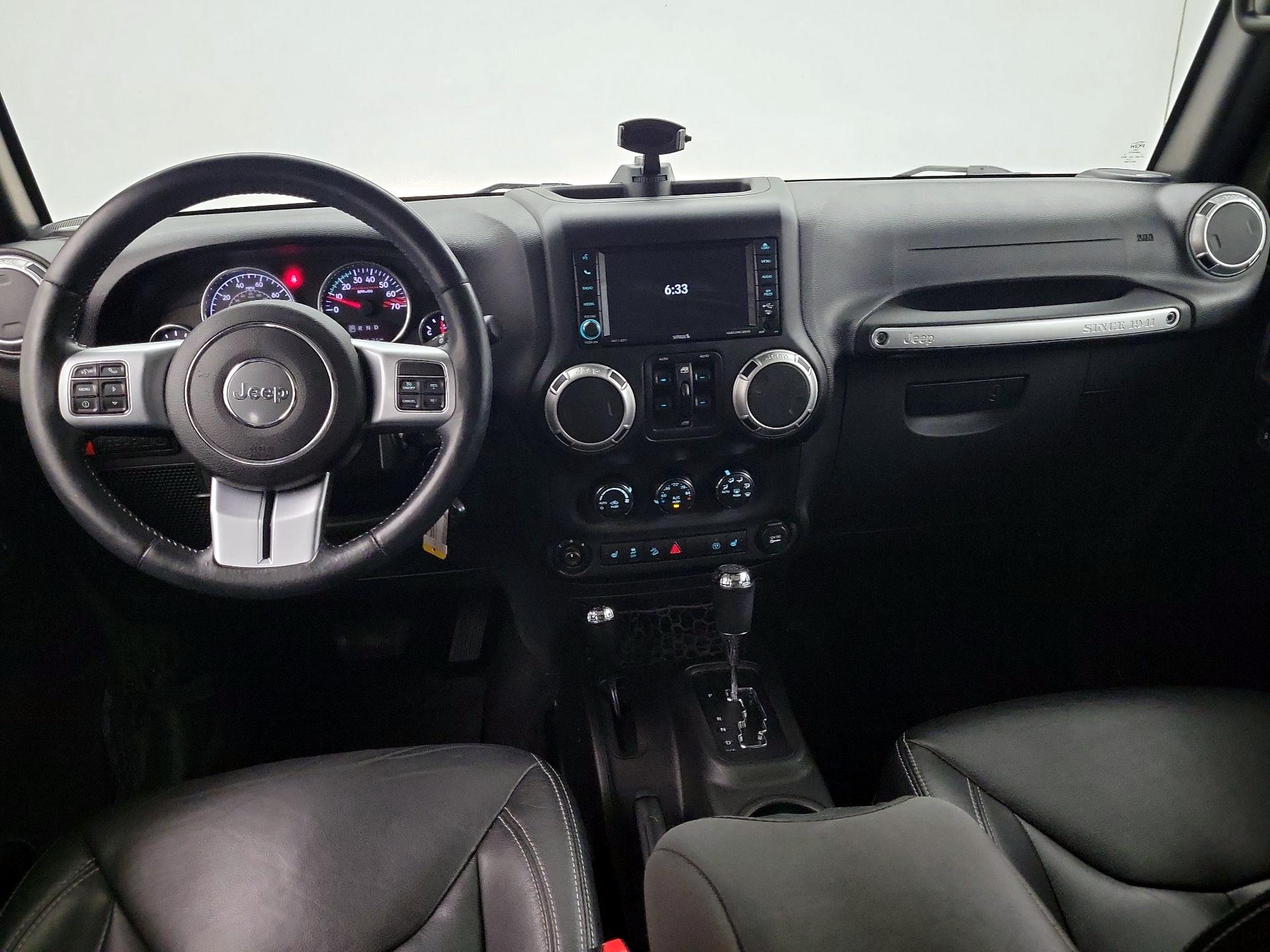 Thumbnail: 2015 Jeep Wrangler - 9