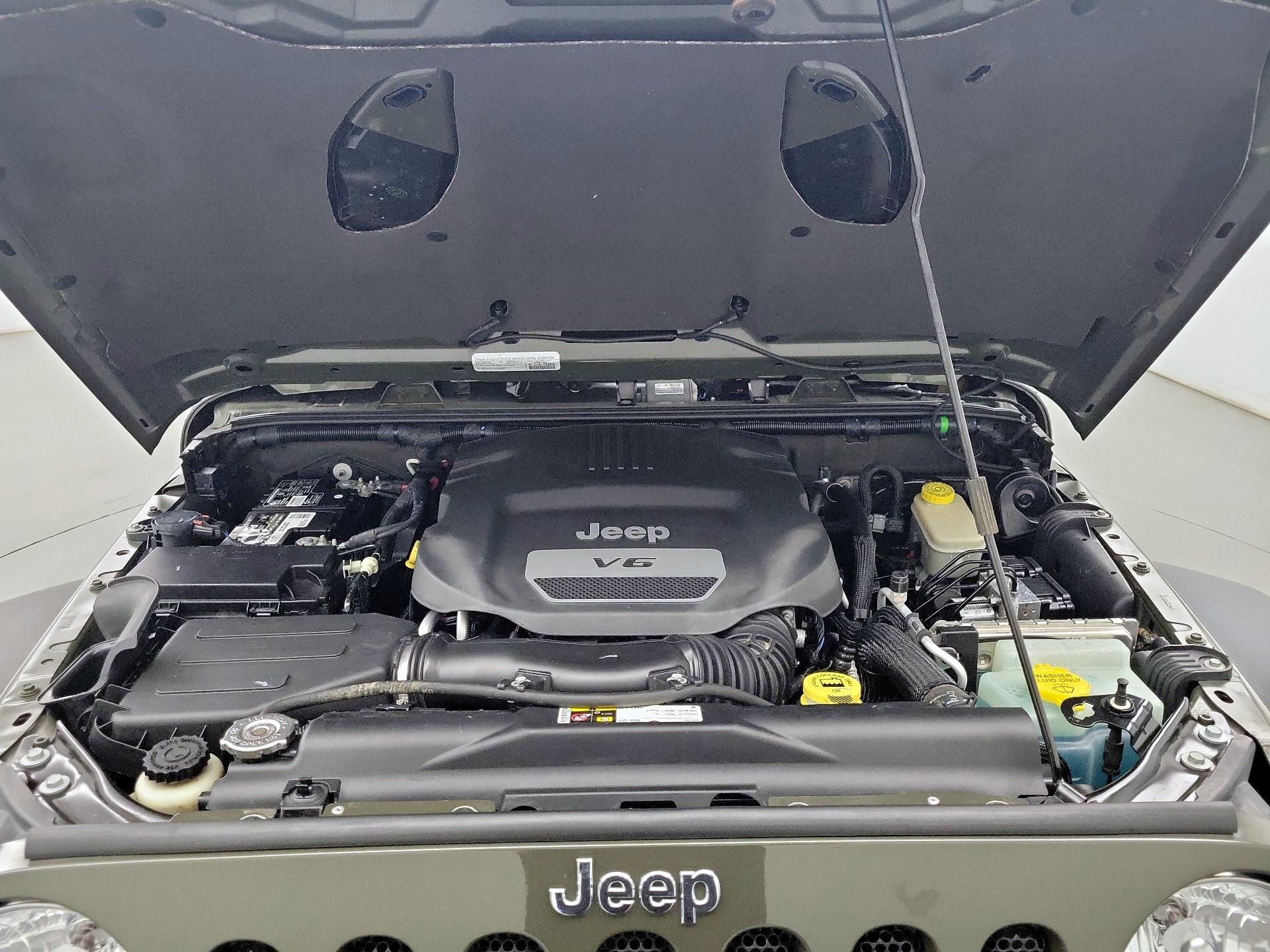 Thumbnail: 2015 Jeep Wrangler - 20