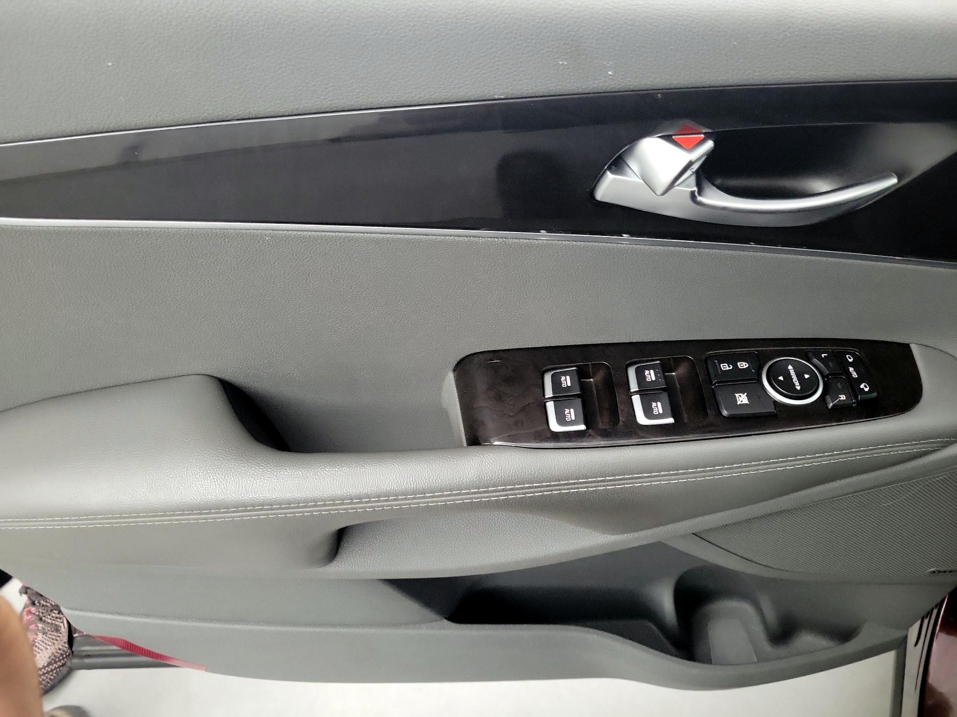 Thumbnail: 2016 Kia Sorento - 10