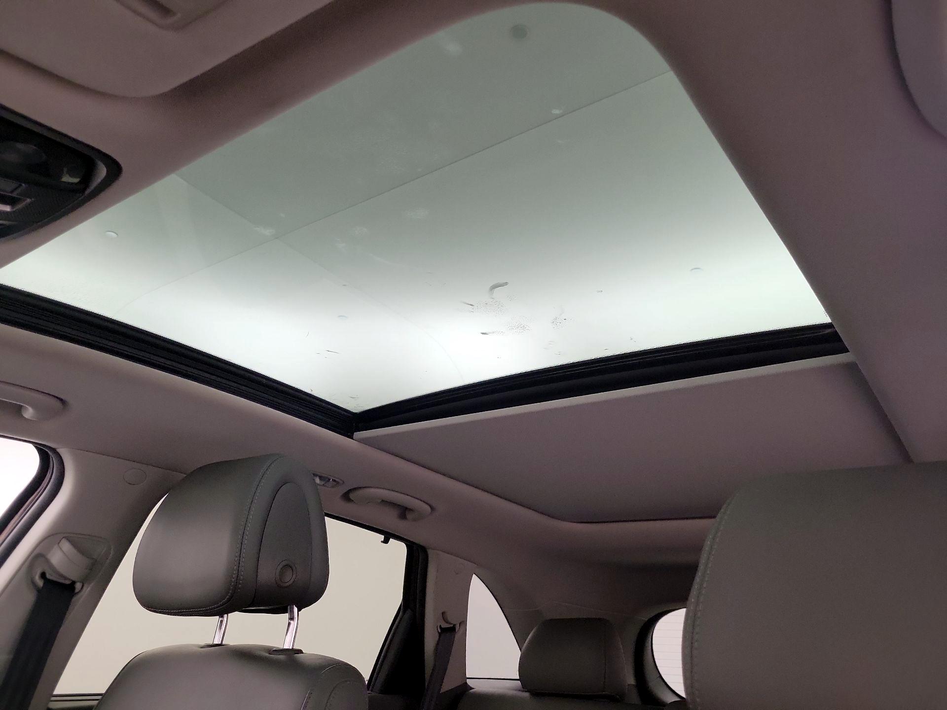 Thumbnail: 2016 Kia Sorento - 18