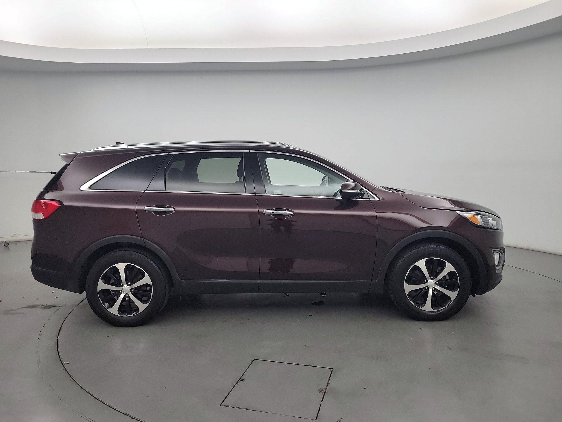 Thumbnail: 2016 Kia Sorento - 4