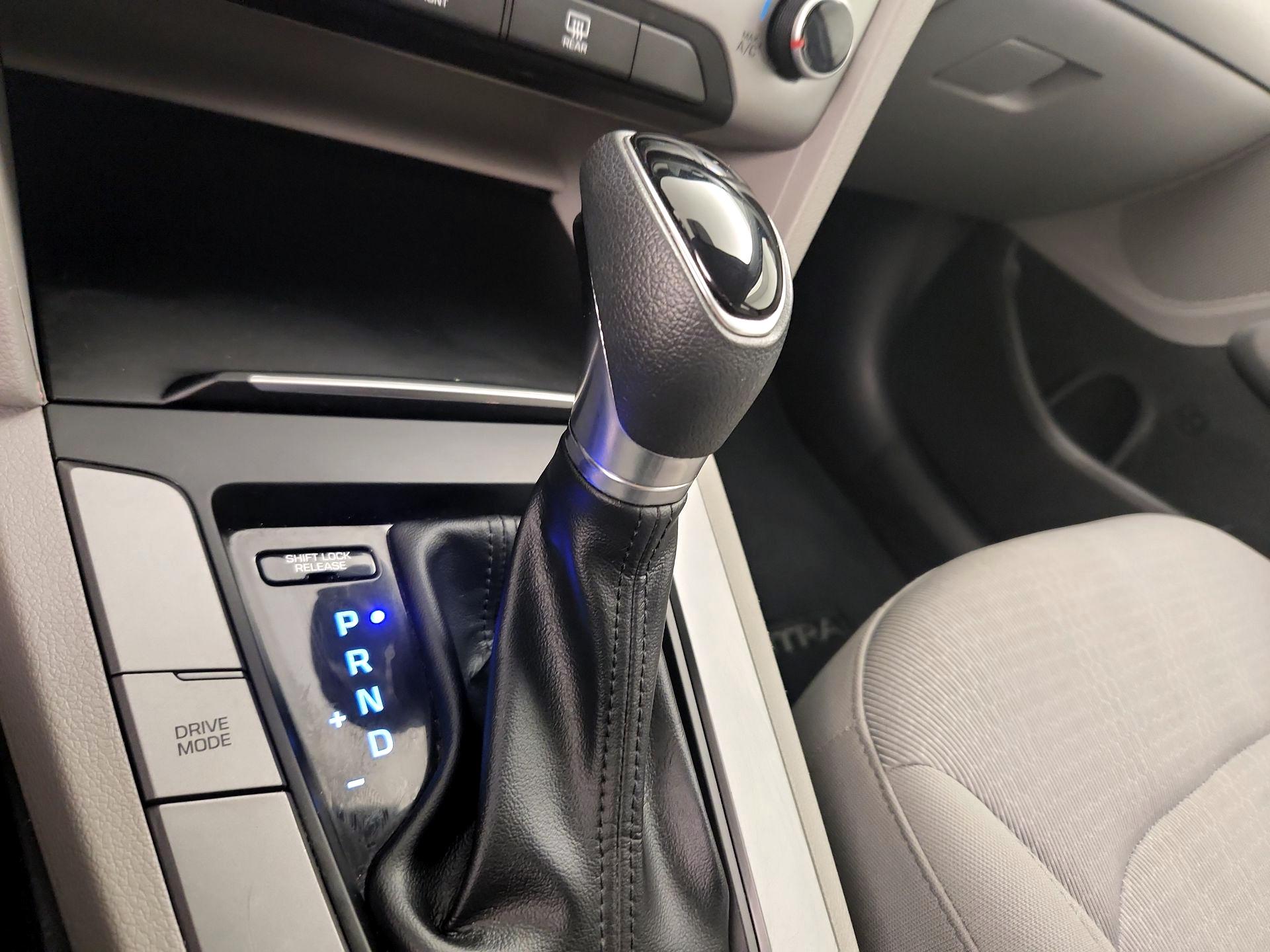 Thumbnail: 2018 Hyundai Elantra - 18