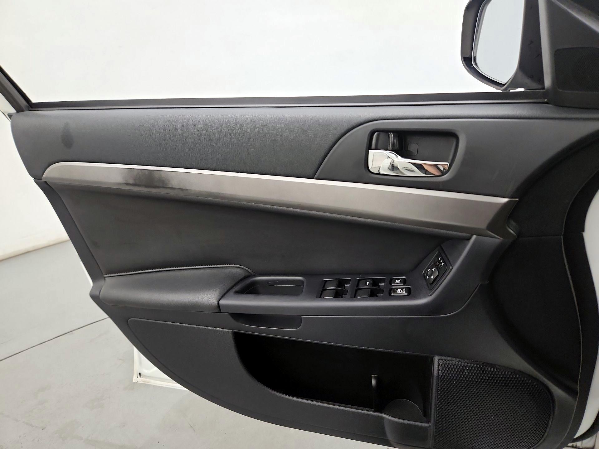 Thumbnail: 2015 Mitsubishi Lancer - 12