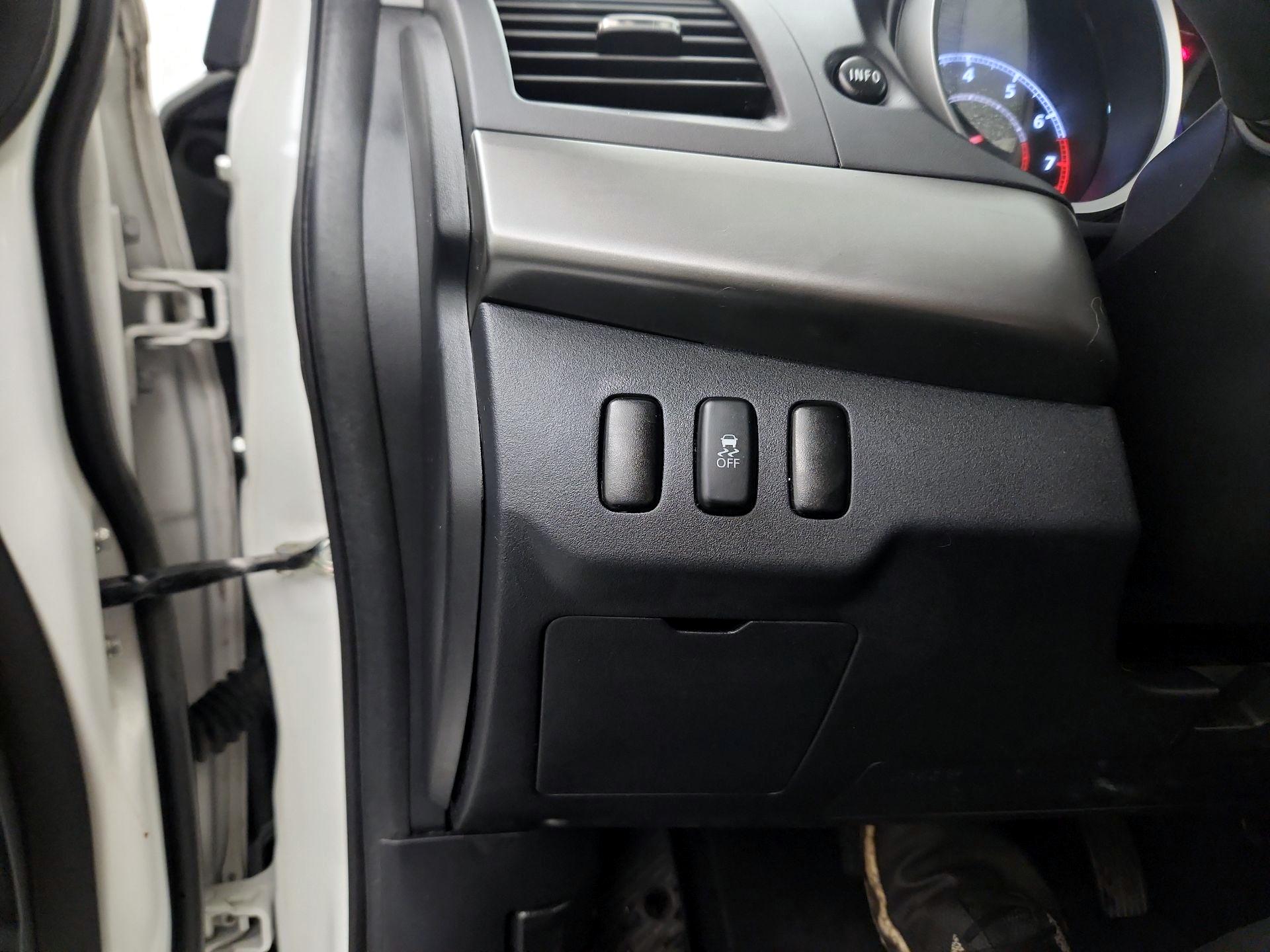 Thumbnail: 2015 Mitsubishi Lancer - 13