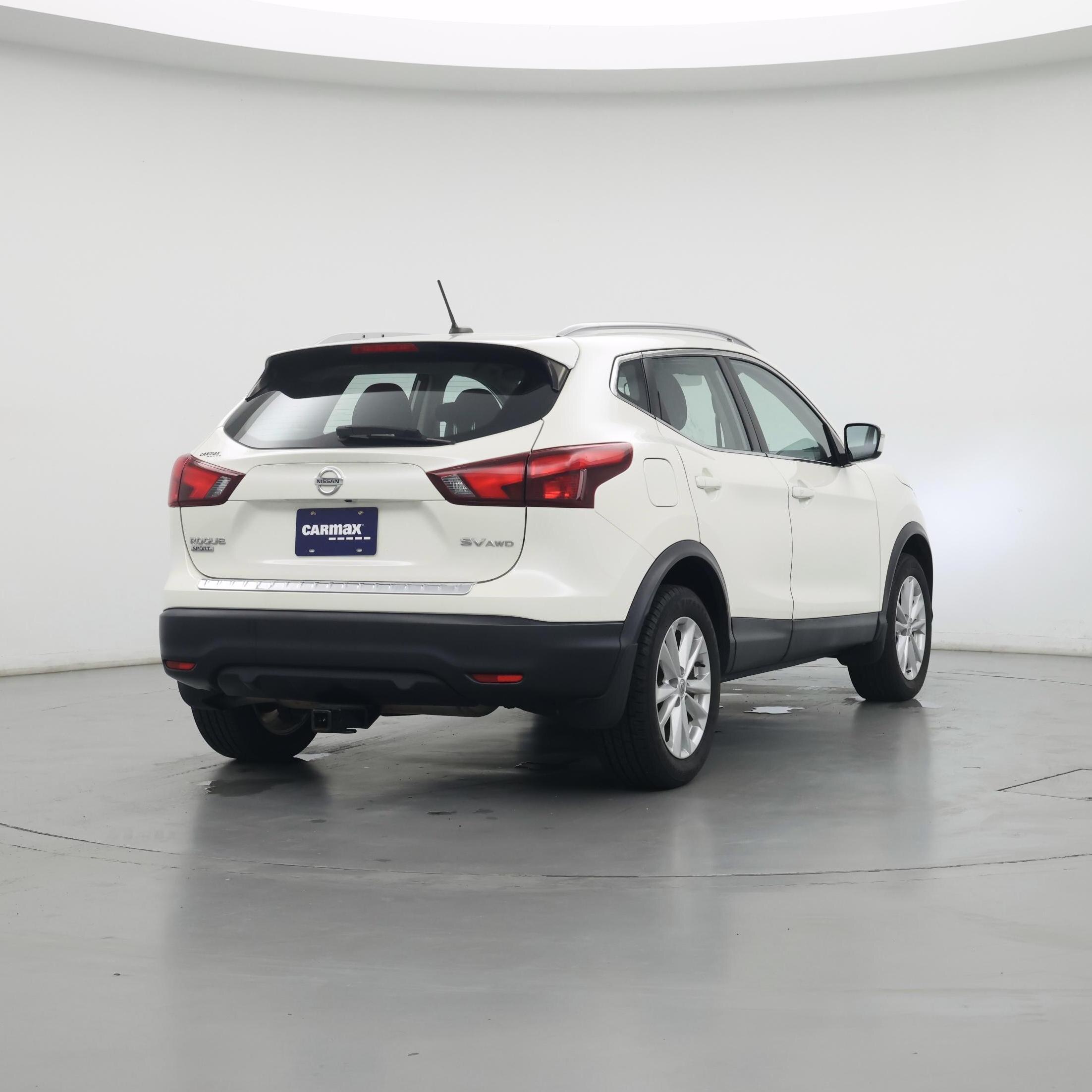 Thumbnail: 2017 Nissan Rogue Sport - 8