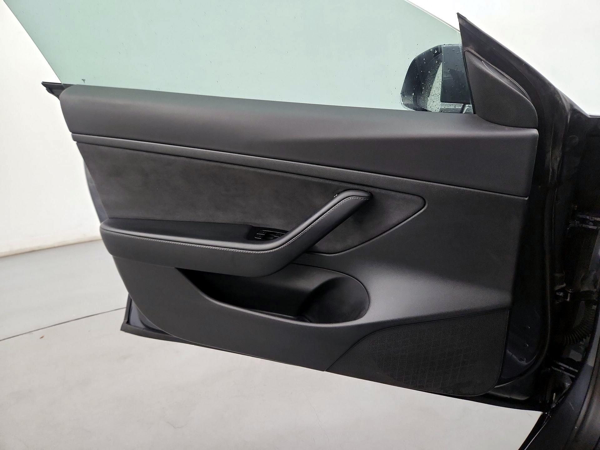 Thumbnail: 2020 Tesla Model 3 - 12