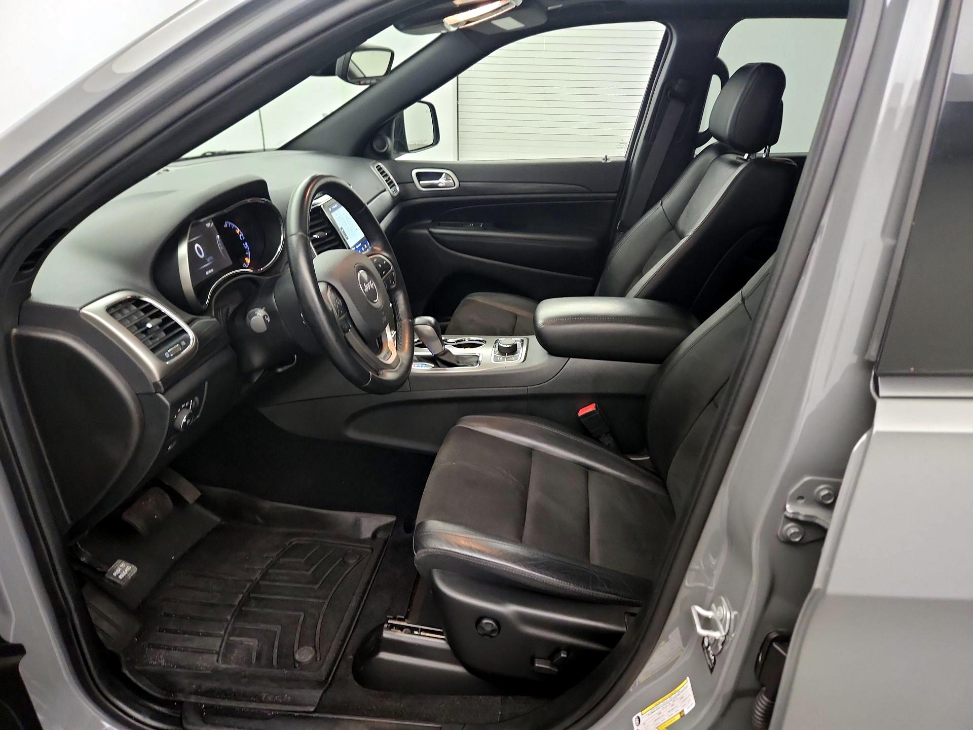 Thumbnail: 2022 Jeep Grand Cherokee - 11