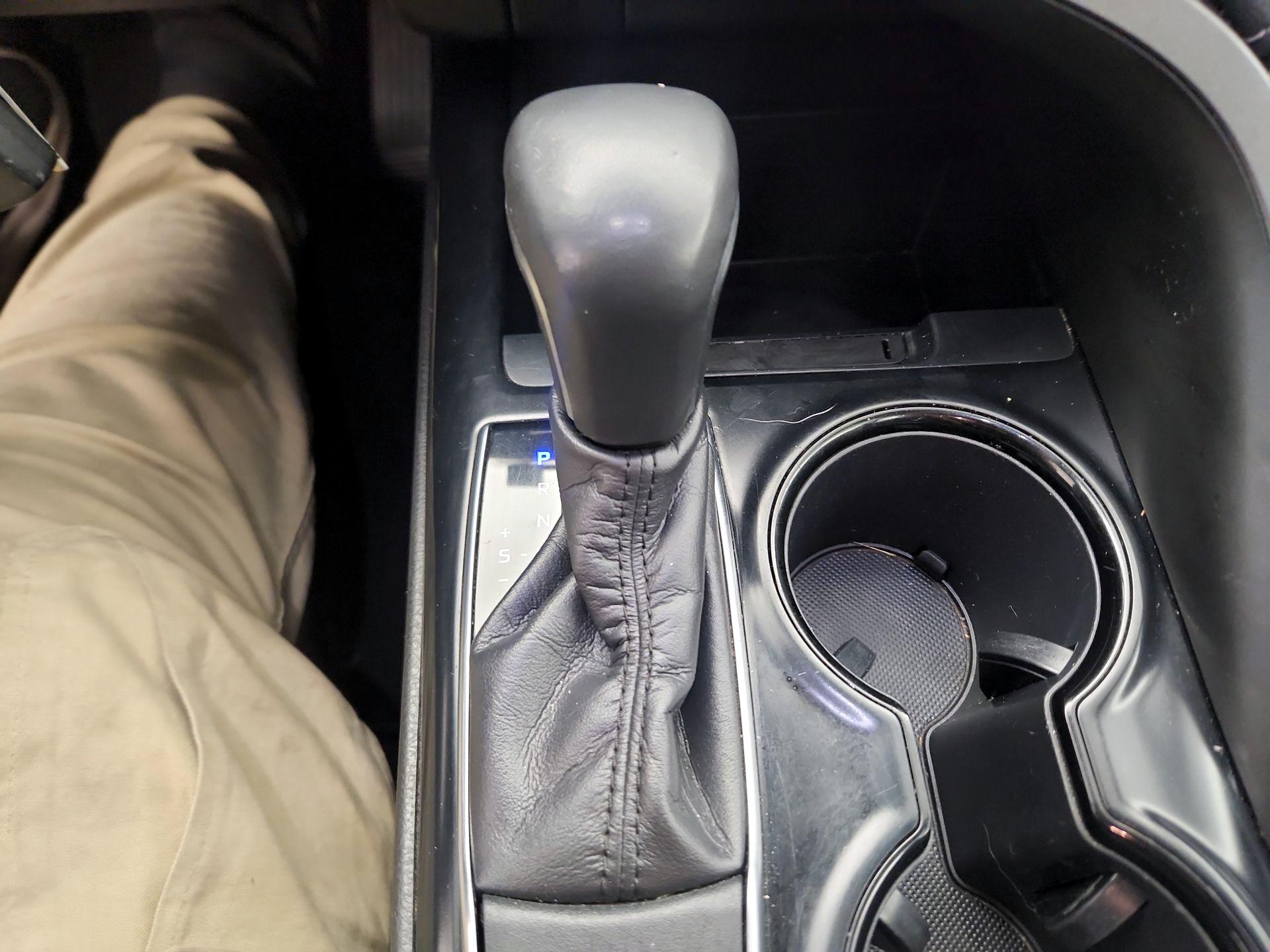 Thumbnail: 2019 Toyota Camry - 17