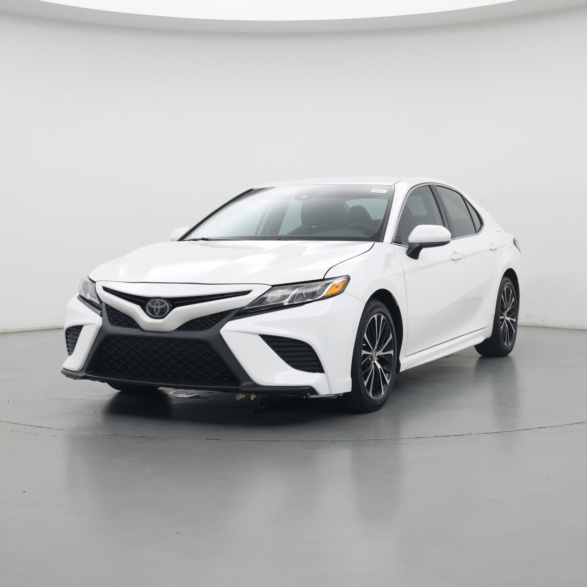 Thumbnail: 2019 Toyota Camry - 4