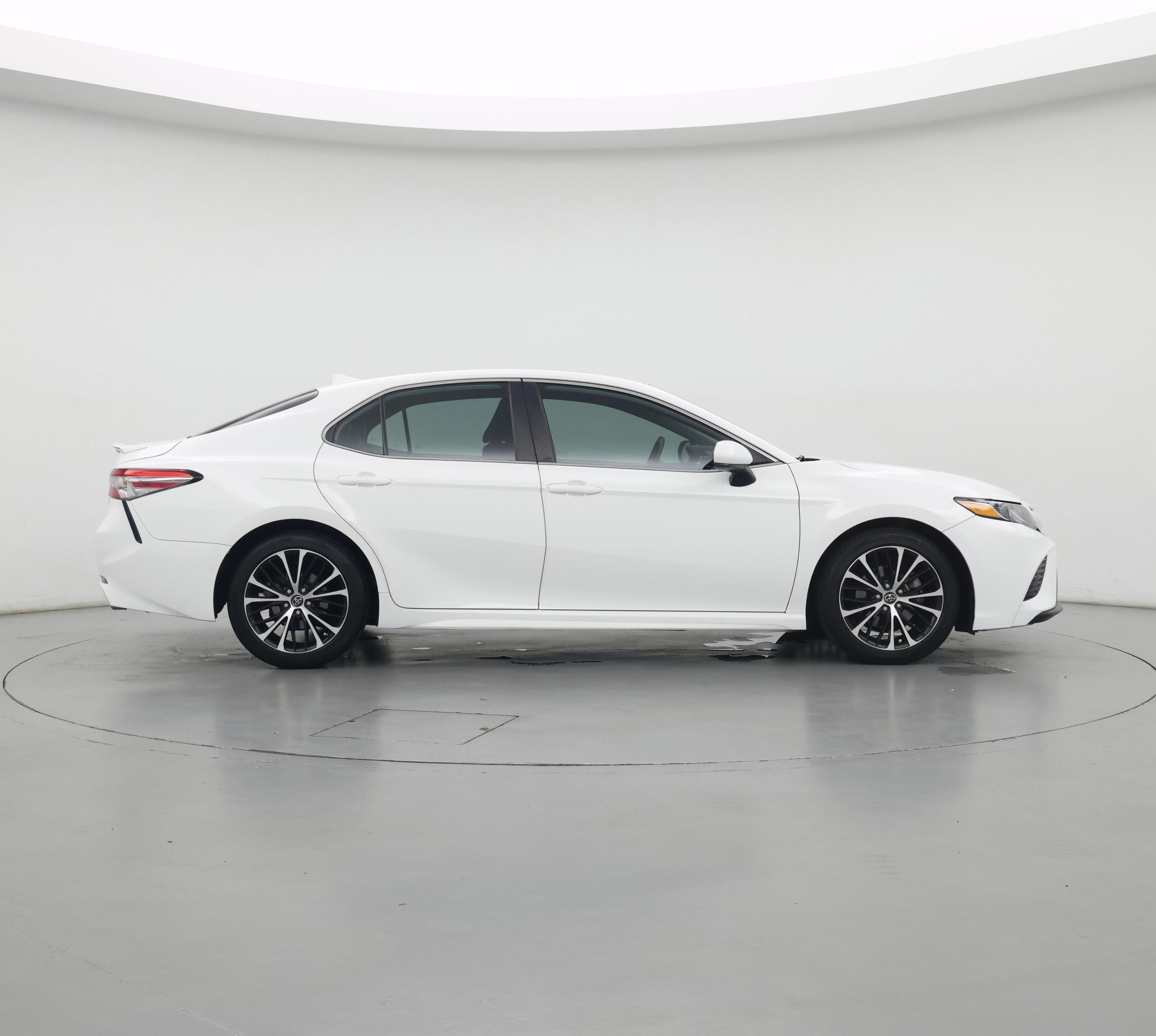 Thumbnail: 2019 Toyota Camry - 7