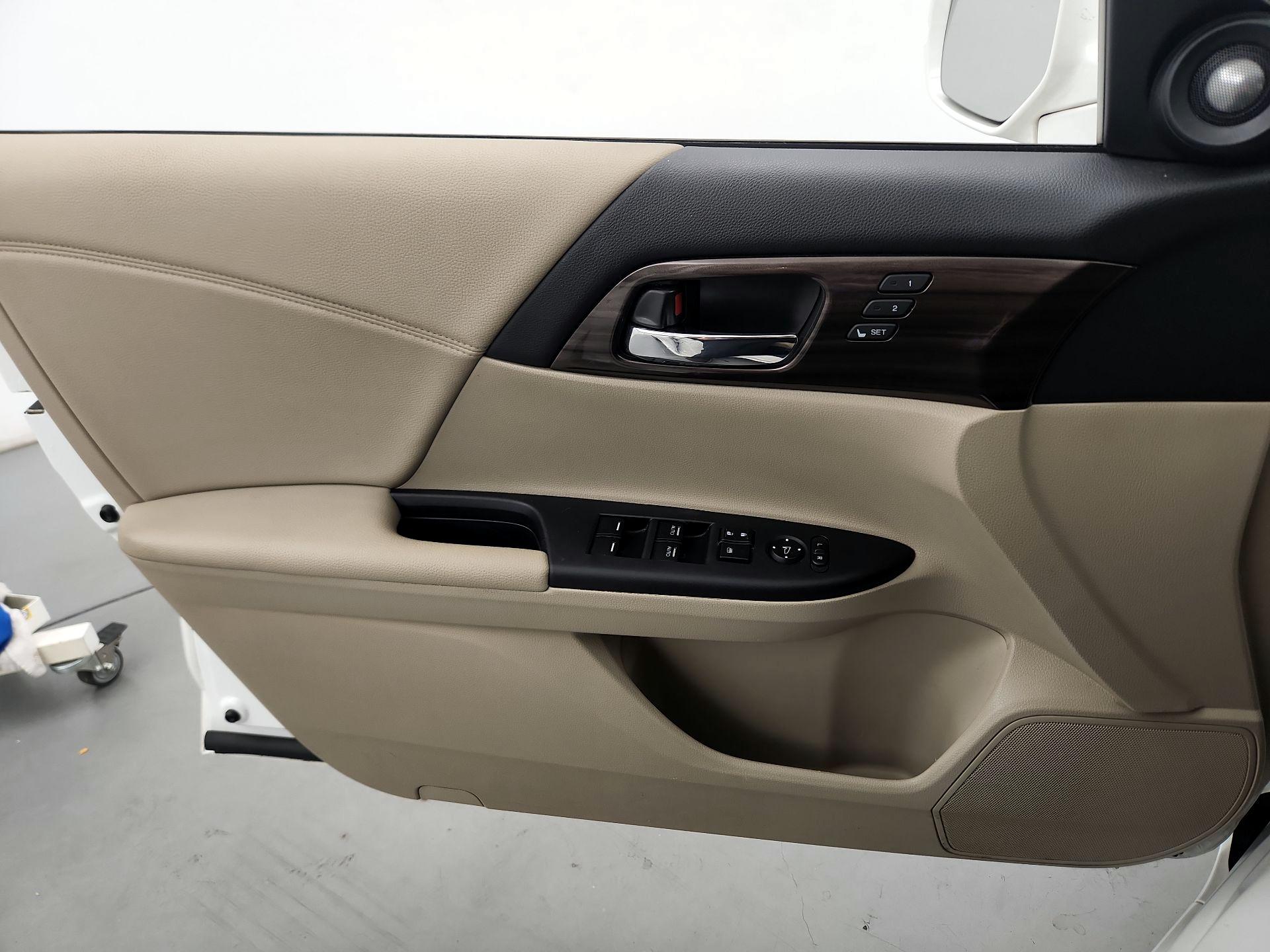 Thumbnail: 2017 Honda Accord - 12