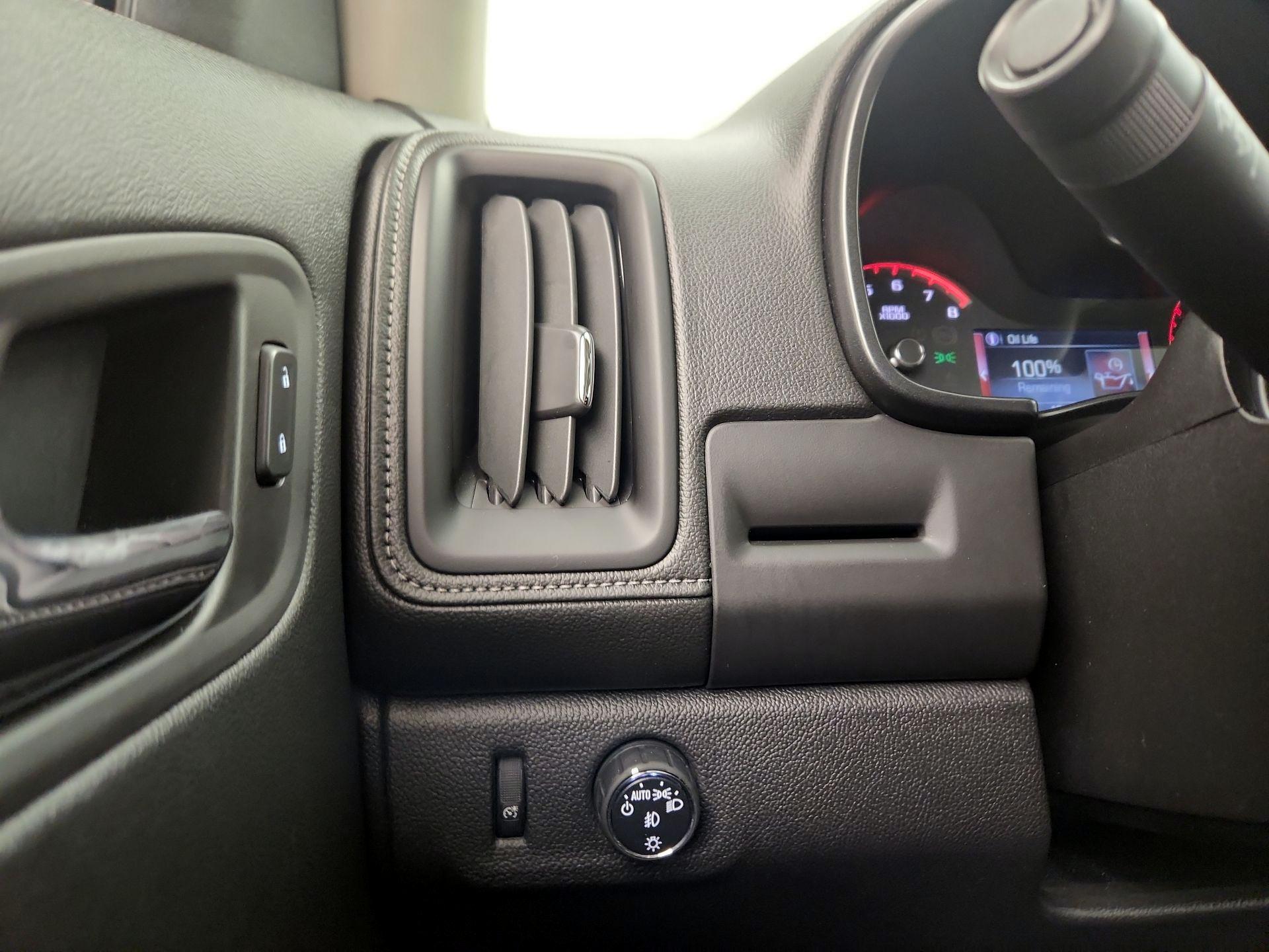 Thumbnail: 2015 GMC Canyon - 13