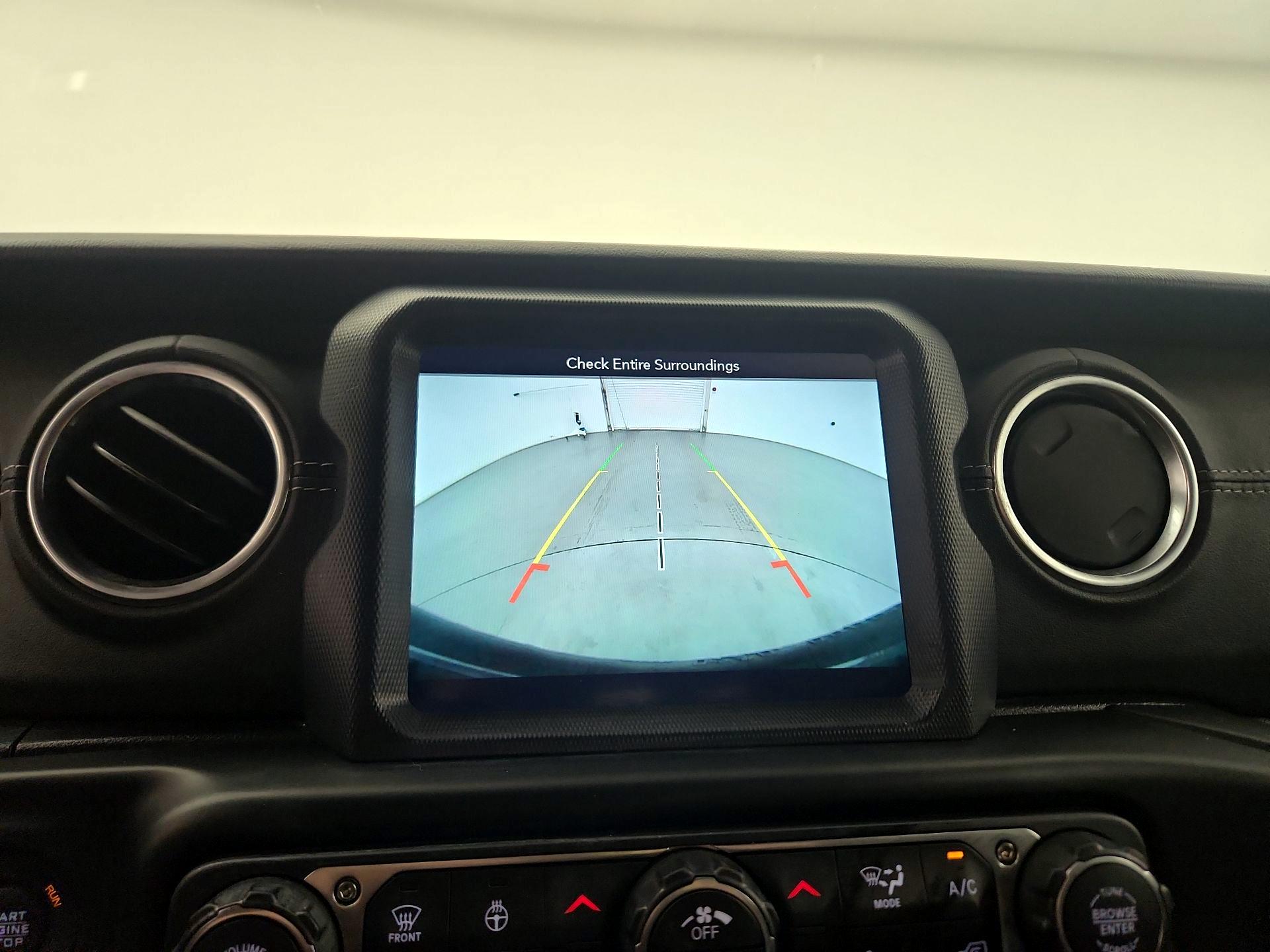 Thumbnail: 2019 Jeep Wrangler - 15