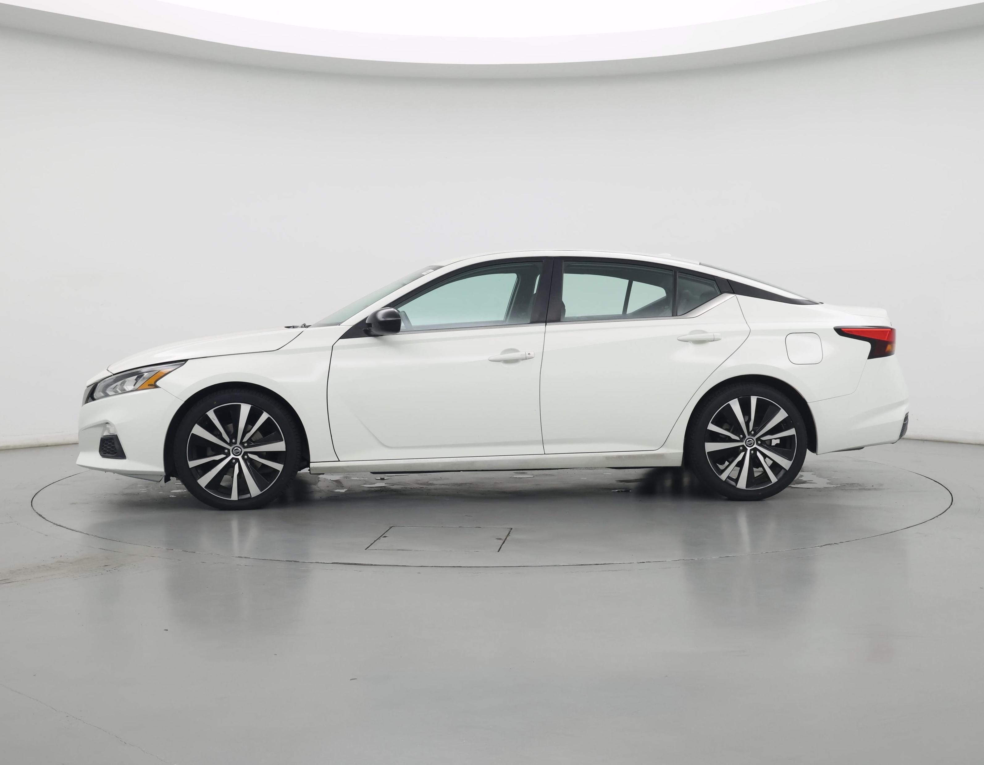 Thumbnail: 2020 Nissan Altima - 3
