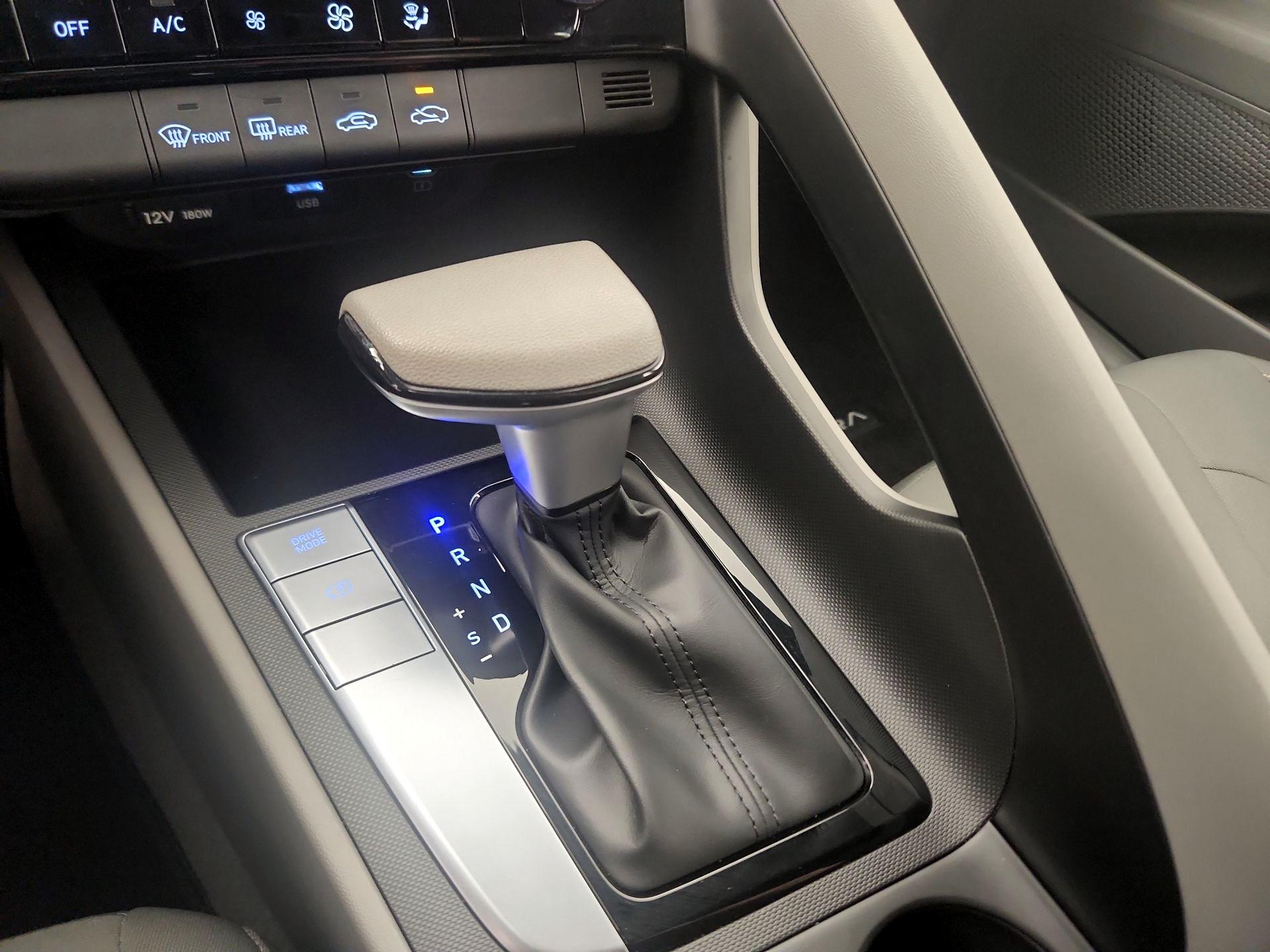 Thumbnail: 2024 Hyundai Elantra - 18