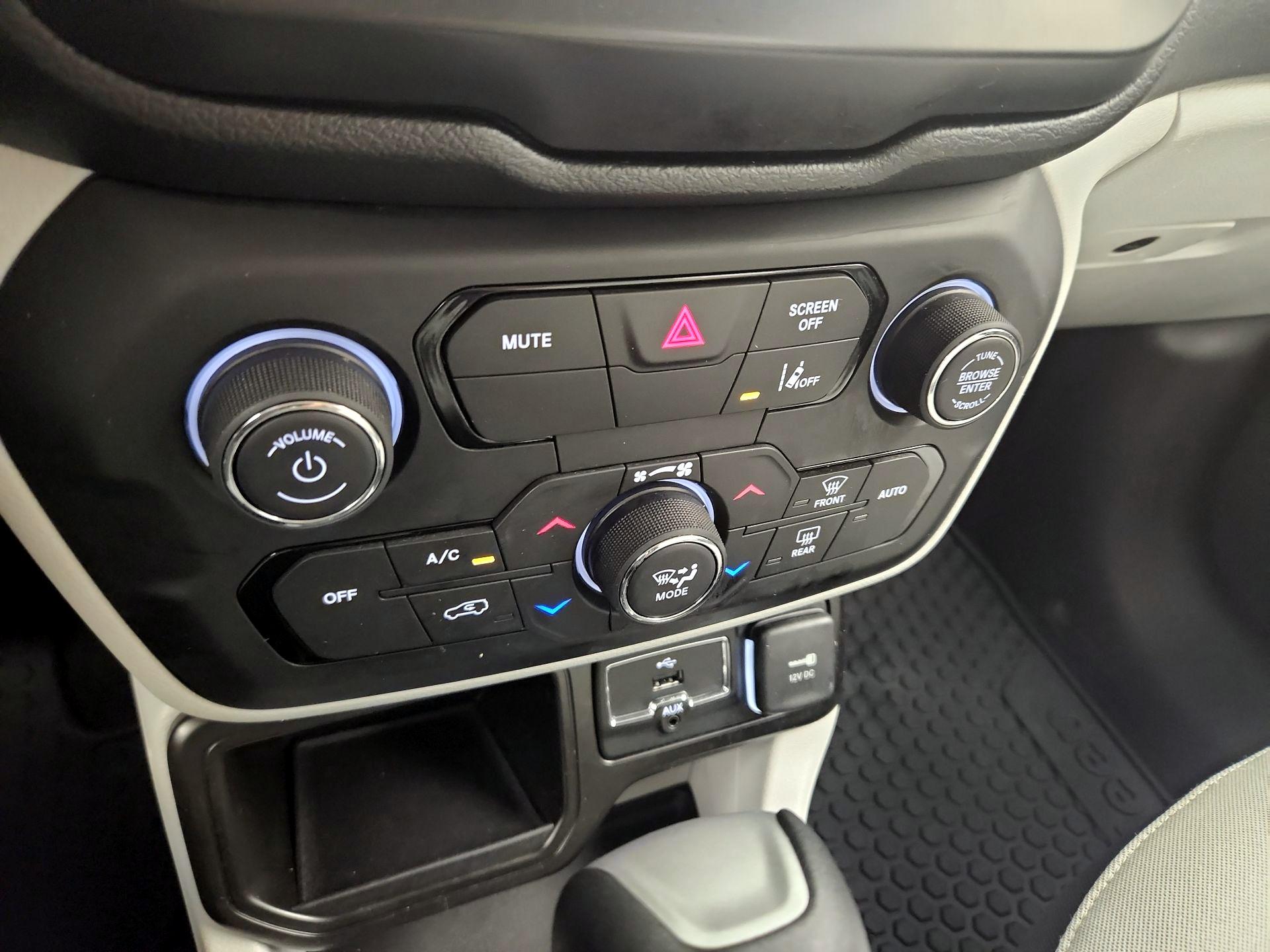 Thumbnail: 2021 Jeep Renegade - 16