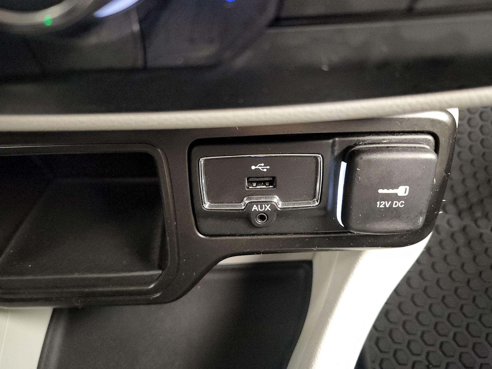 Thumbnail: 2021 Jeep Renegade - 18