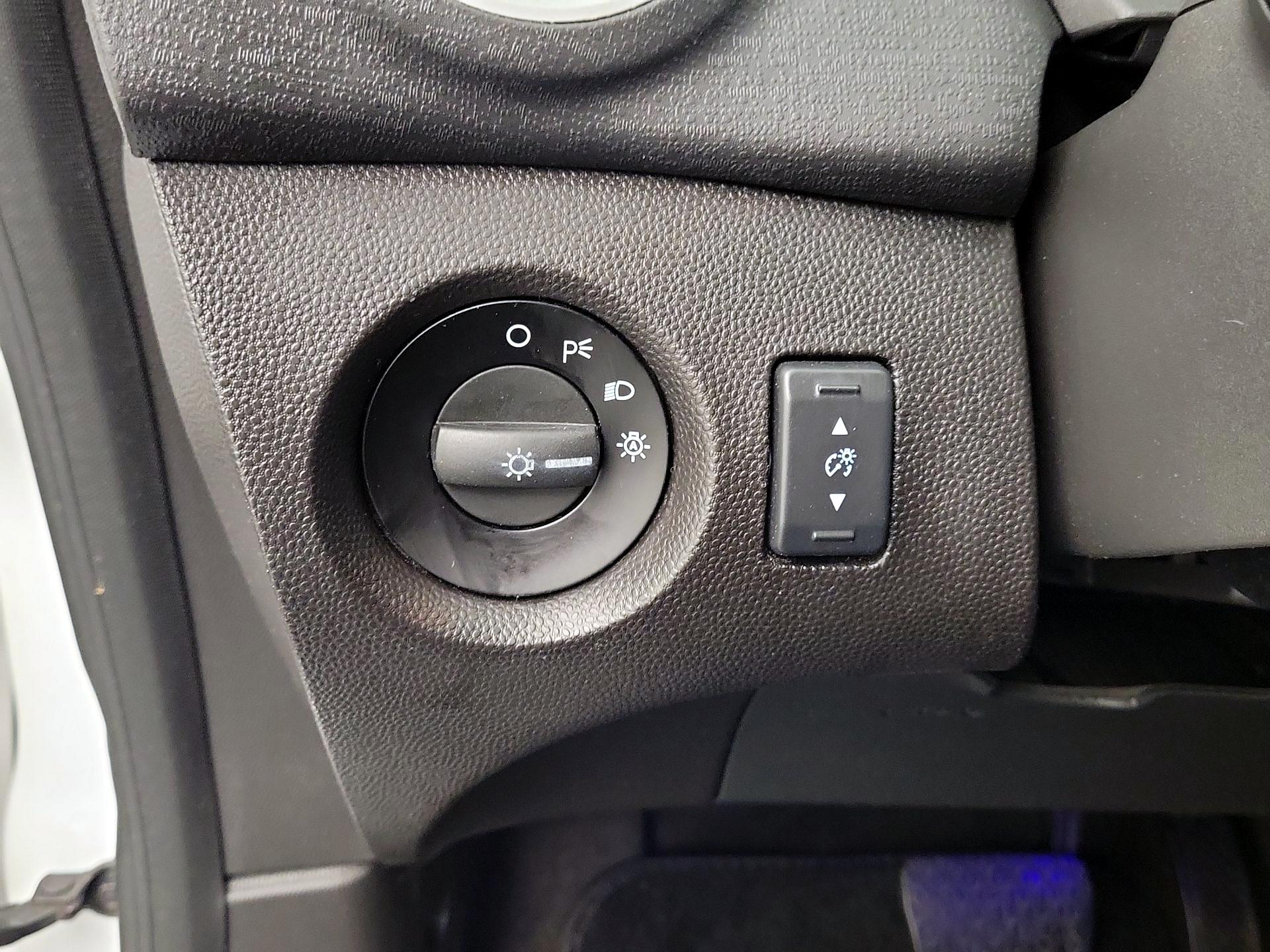 Thumbnail: 2016 Ford Fiesta - 13