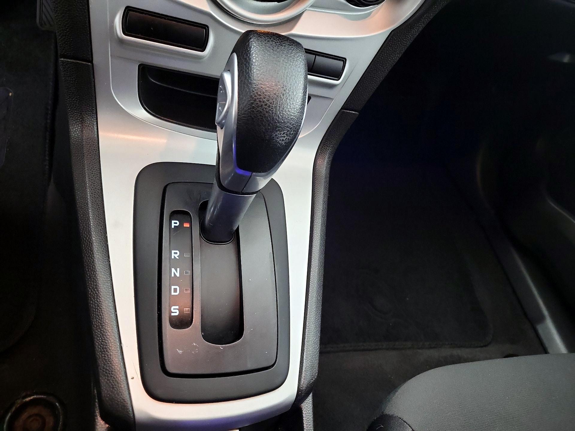 Thumbnail: 2016 Ford Fiesta - 16