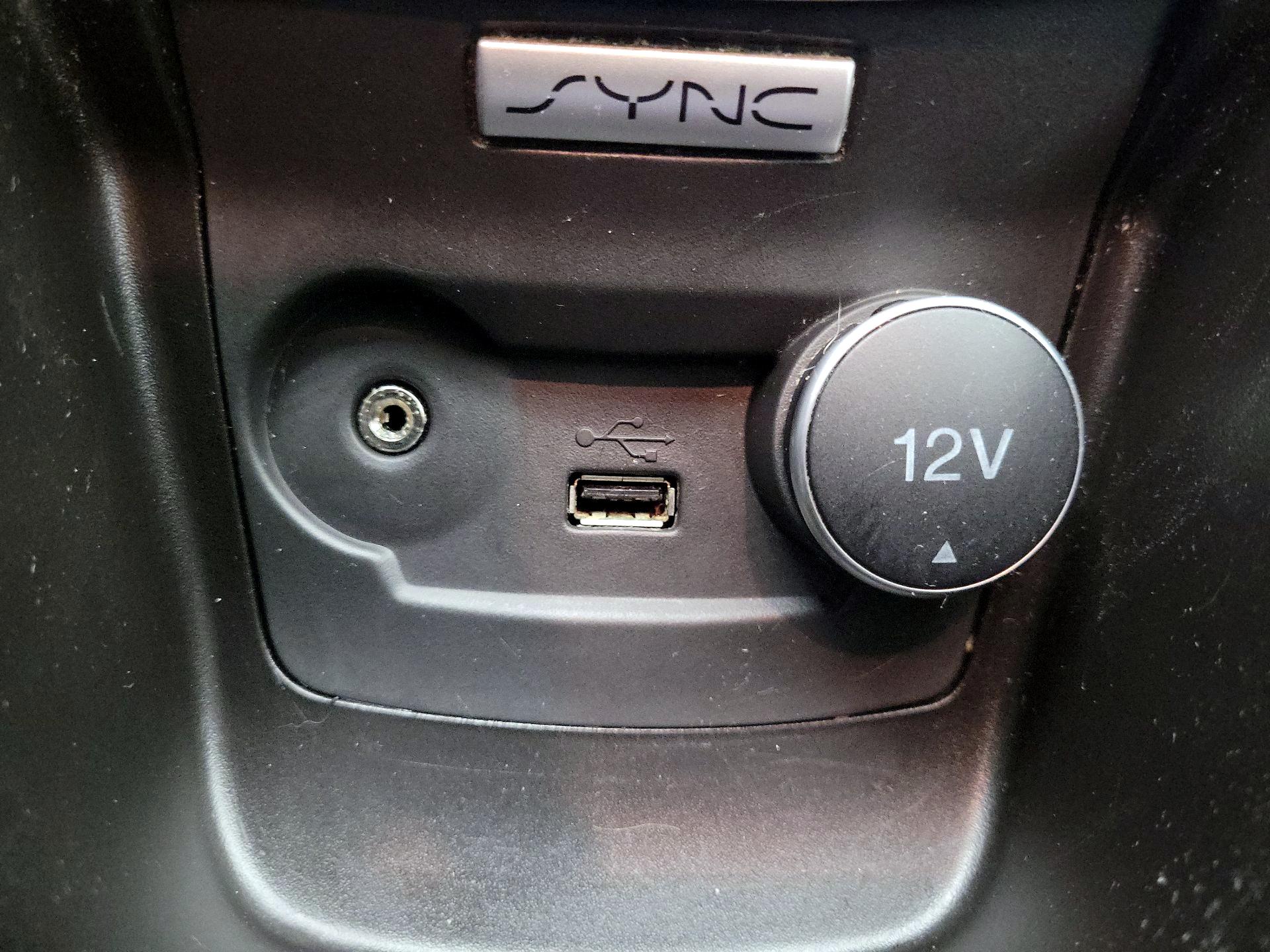 Thumbnail: 2016 Ford Fiesta - 17