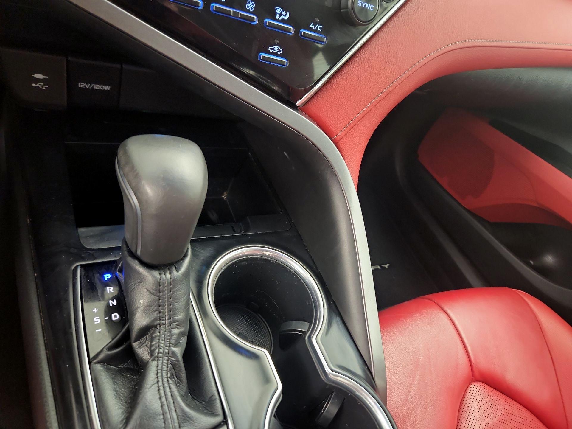 Thumbnail: 2018 Toyota Camry - 18