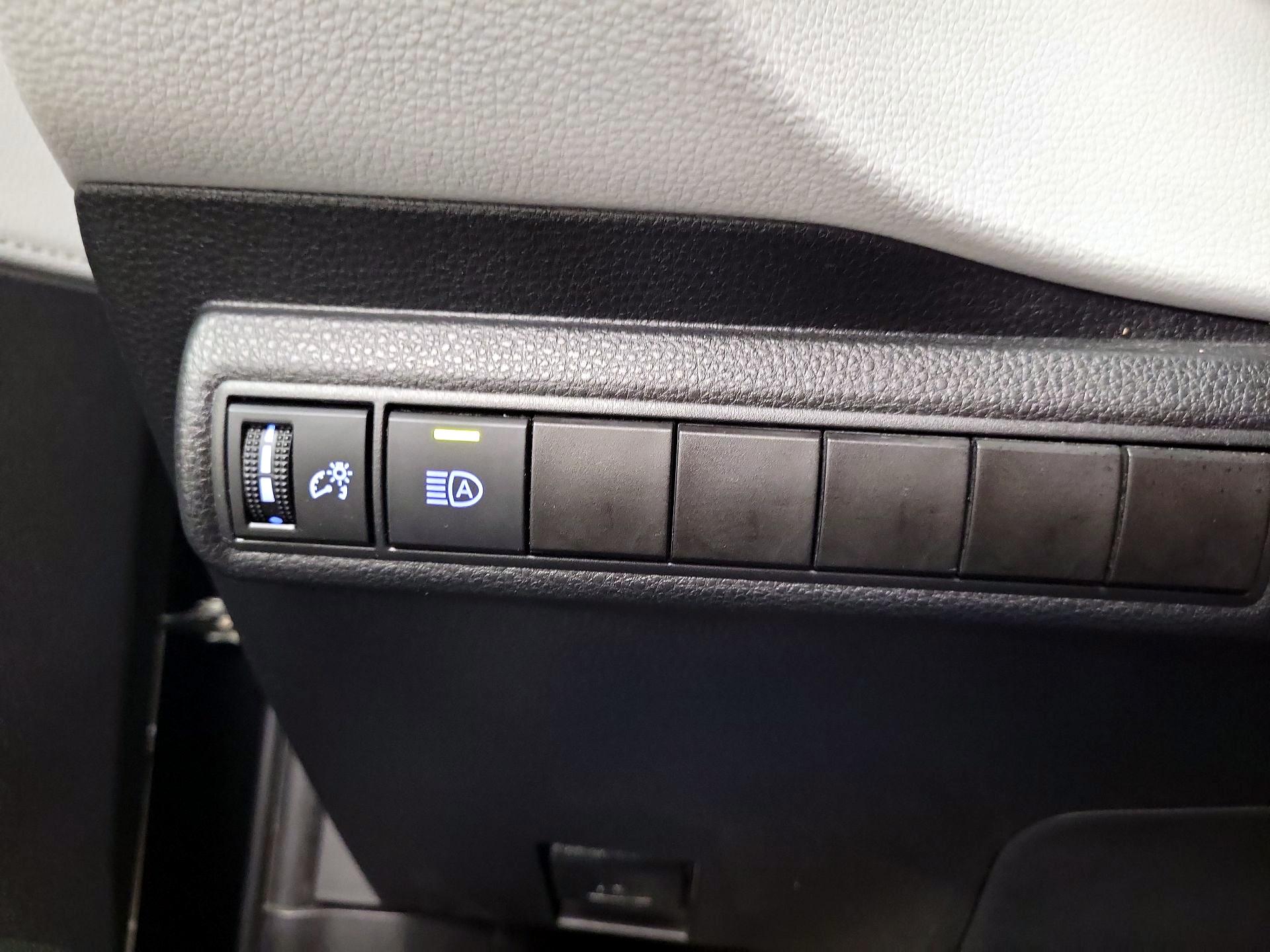 Thumbnail: 2020 Toyota Corolla - 11