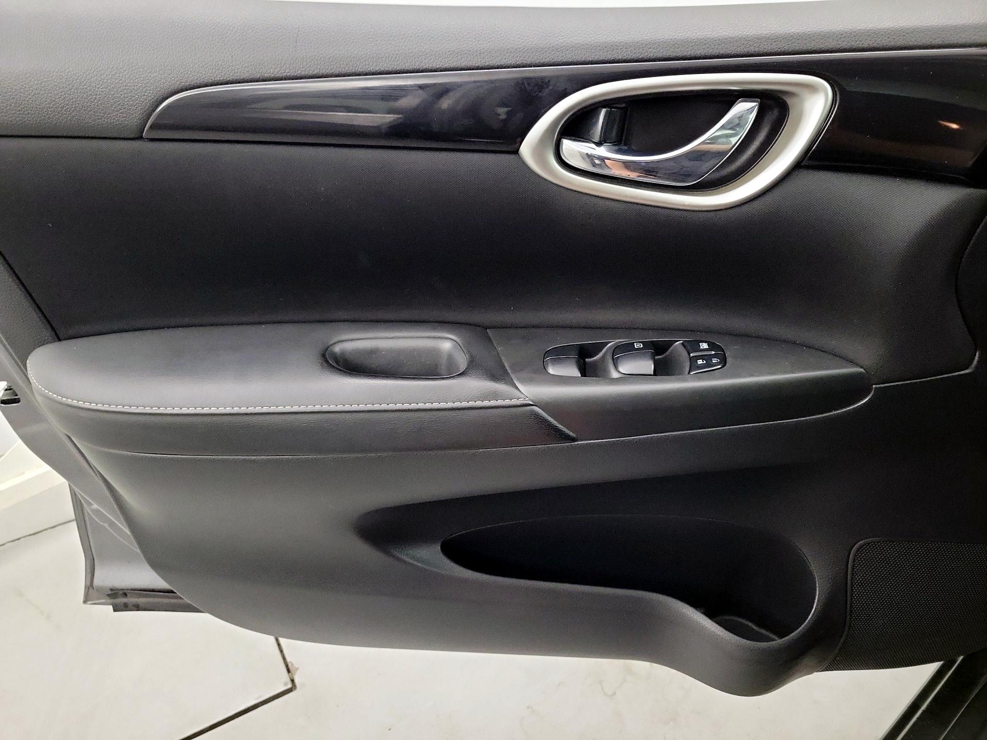 Thumbnail: 2019 Nissan Sentra - 12