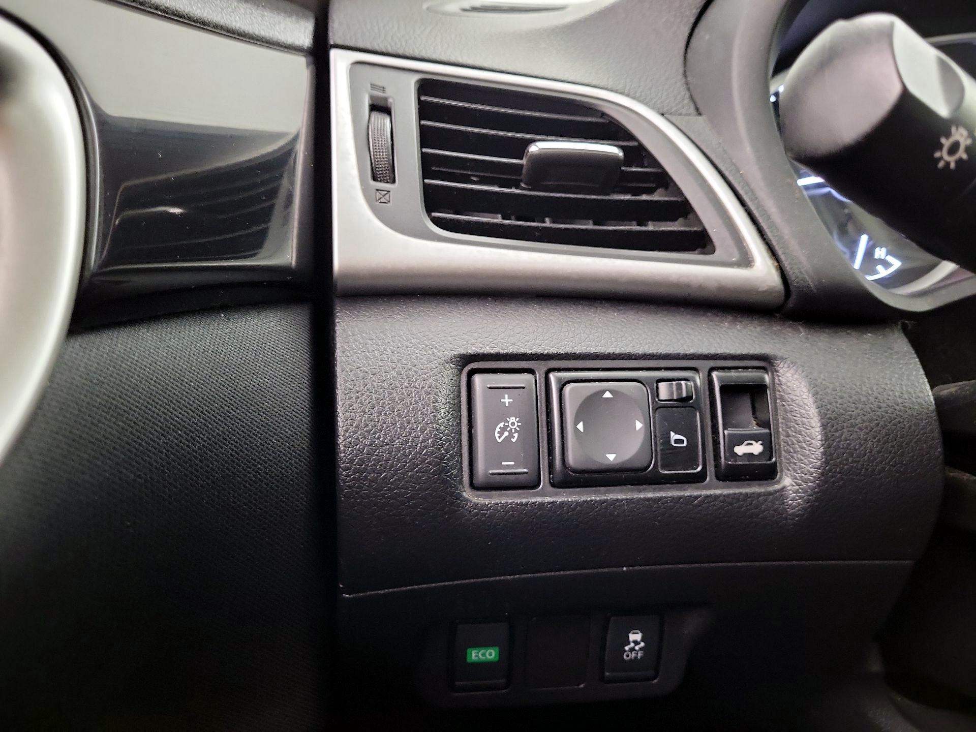 Thumbnail: 2019 Nissan Sentra - 13