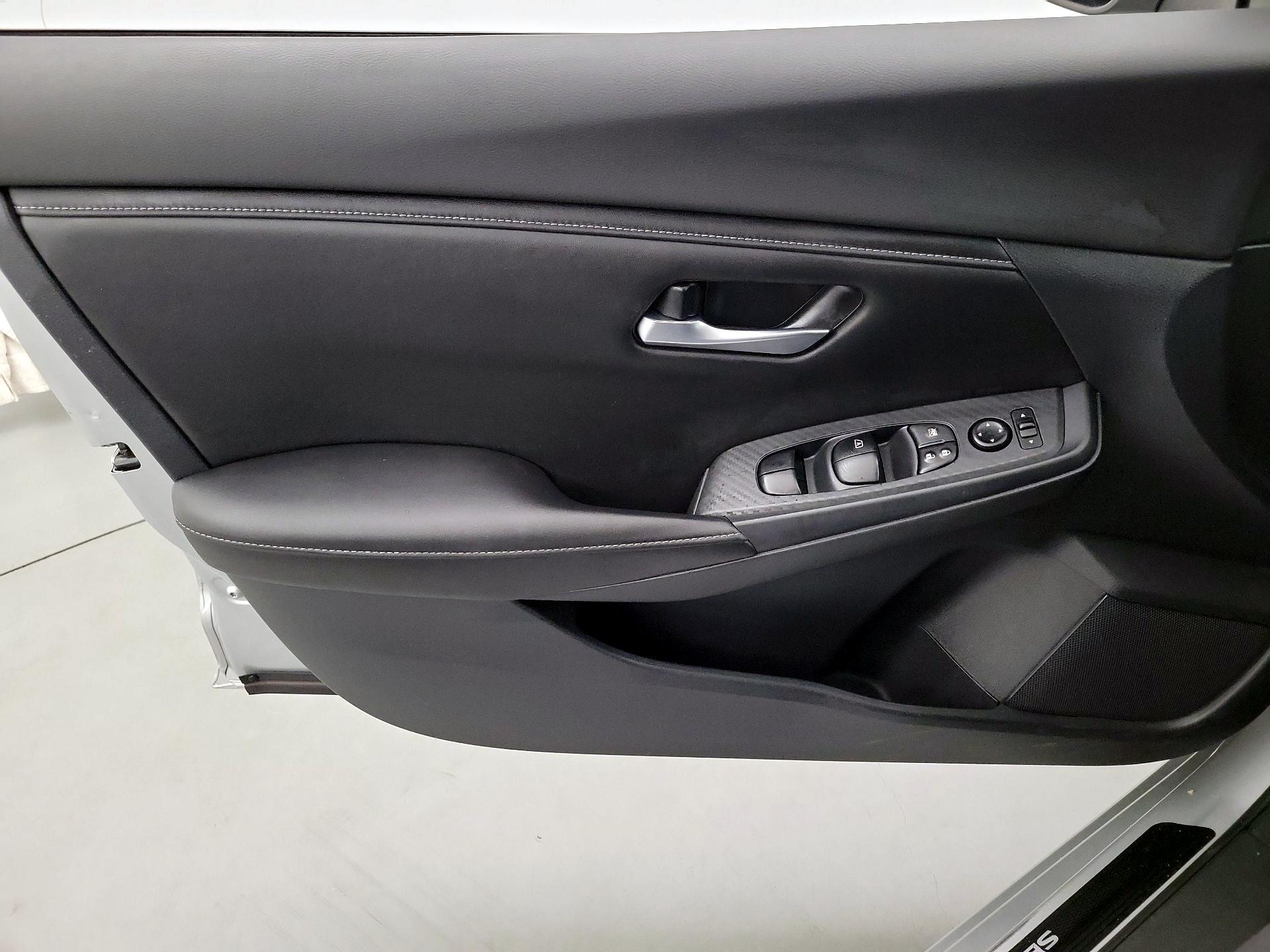 Thumbnail: 2021 Nissan Sentra - 12