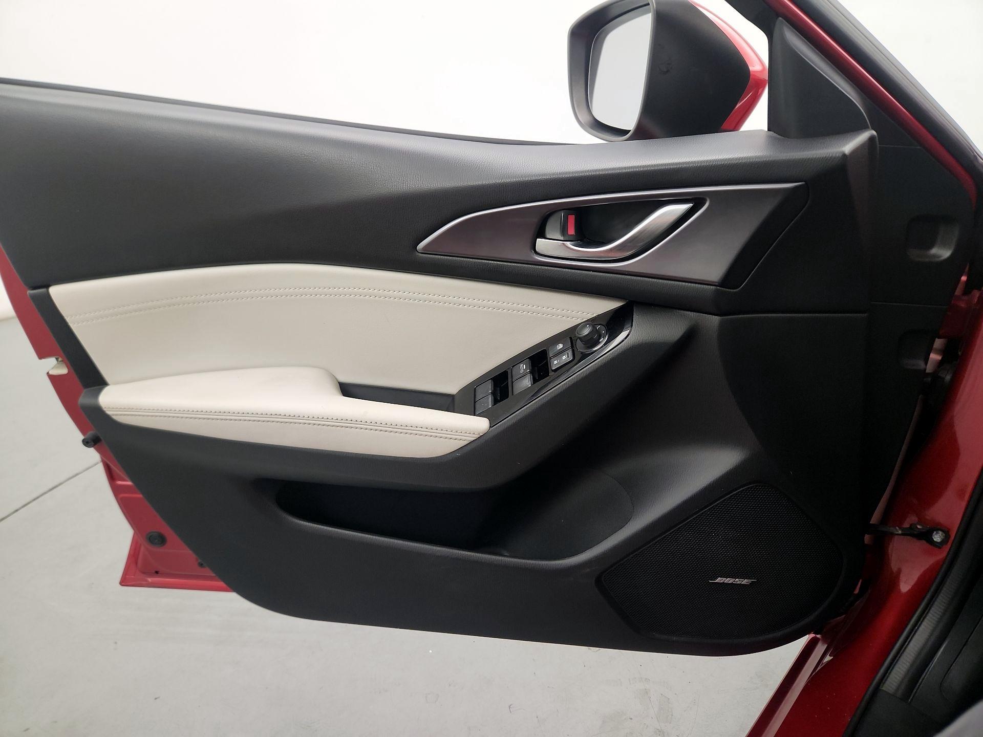 Thumbnail: 2017 Mazda Mazda3 - 10