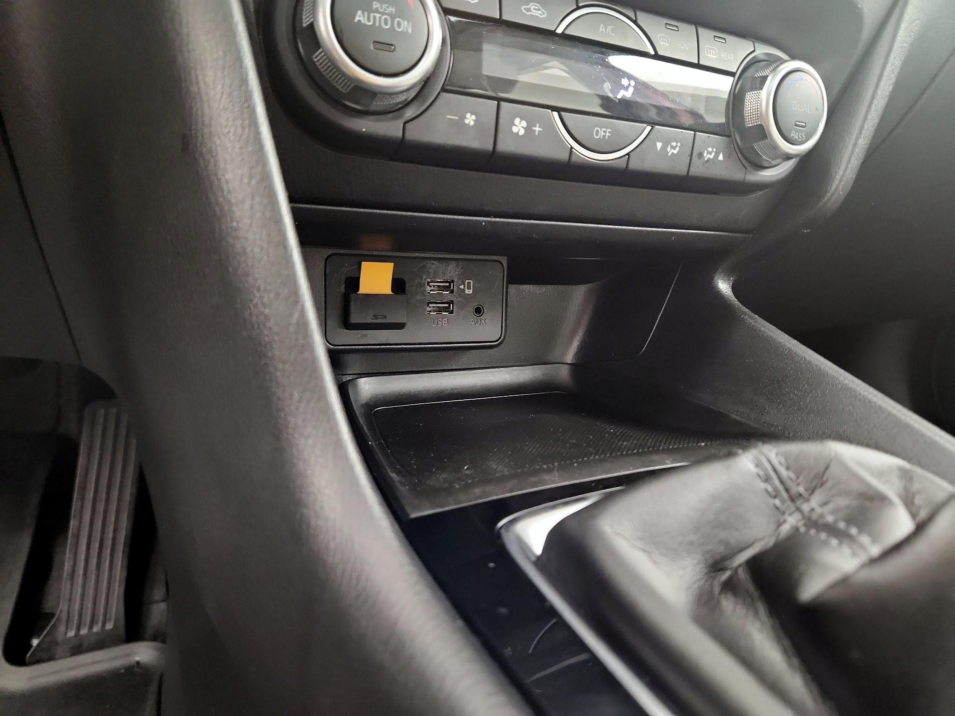 Thumbnail: 2017 Mazda Mazda3 - 16