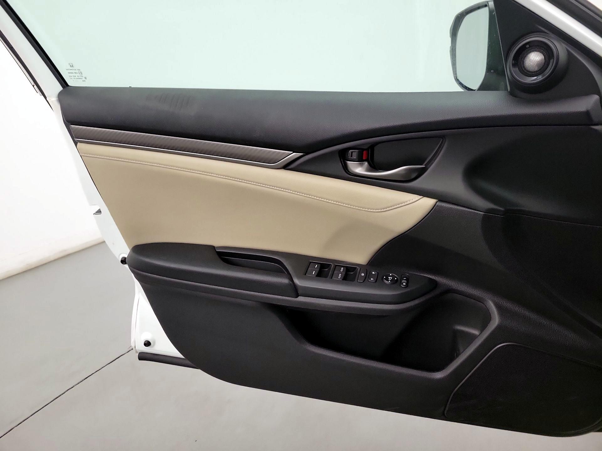 Thumbnail: 2017 Honda Civic - 10