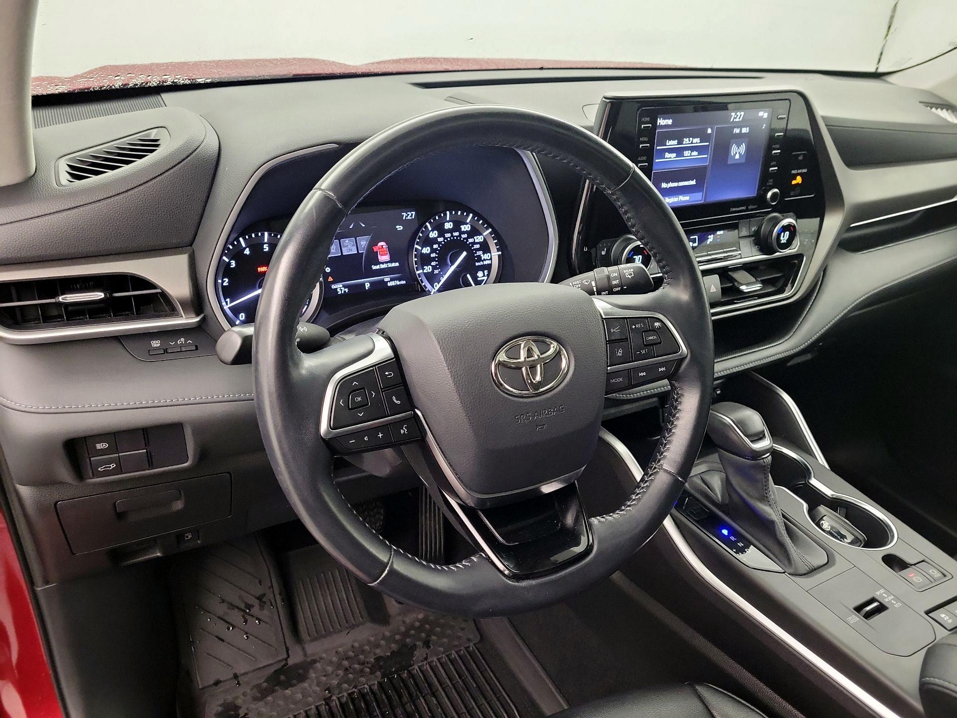 Thumbnail: 2021 Toyota Highlander - 9