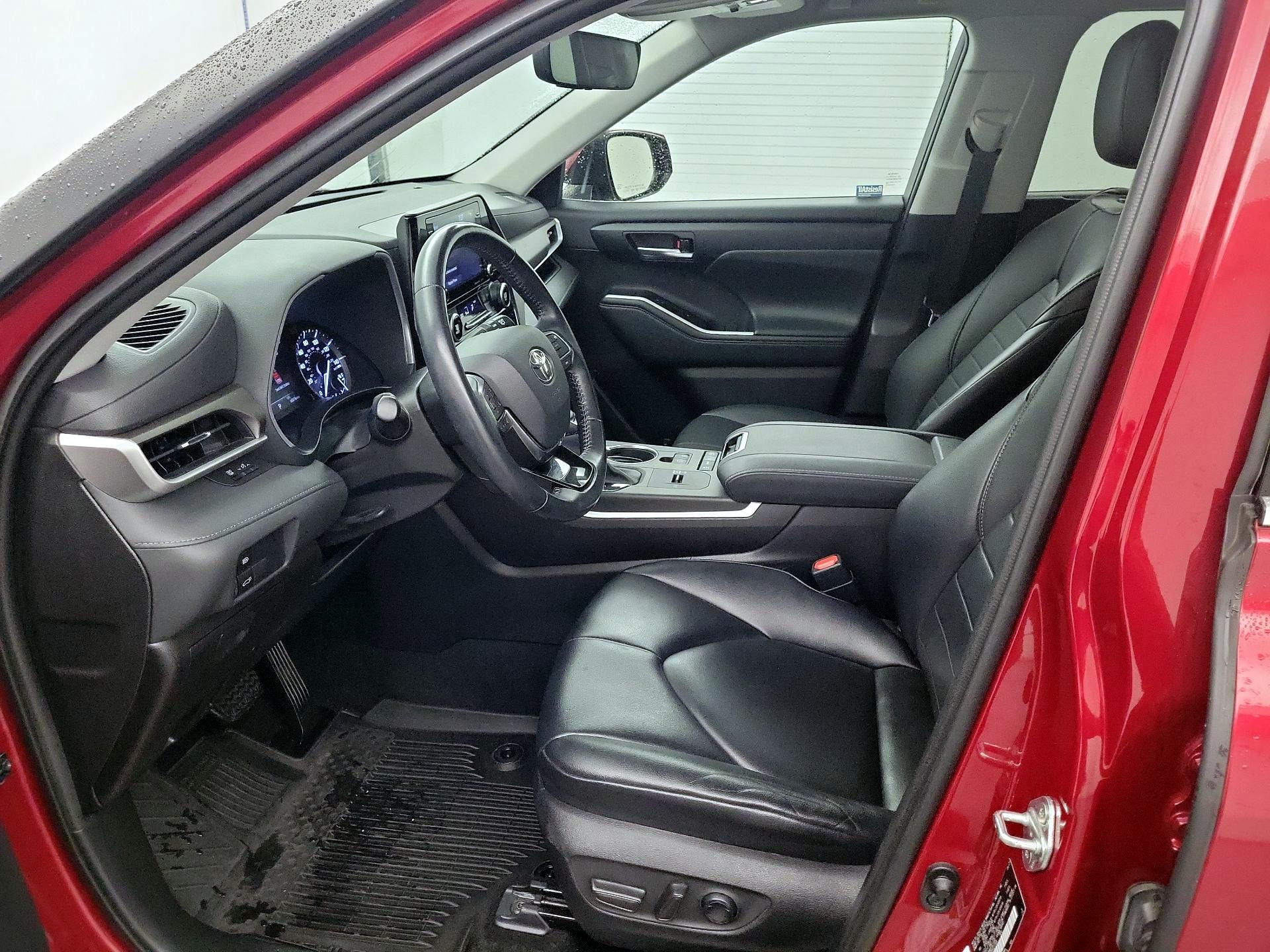 Thumbnail: 2021 Toyota Highlander - 11